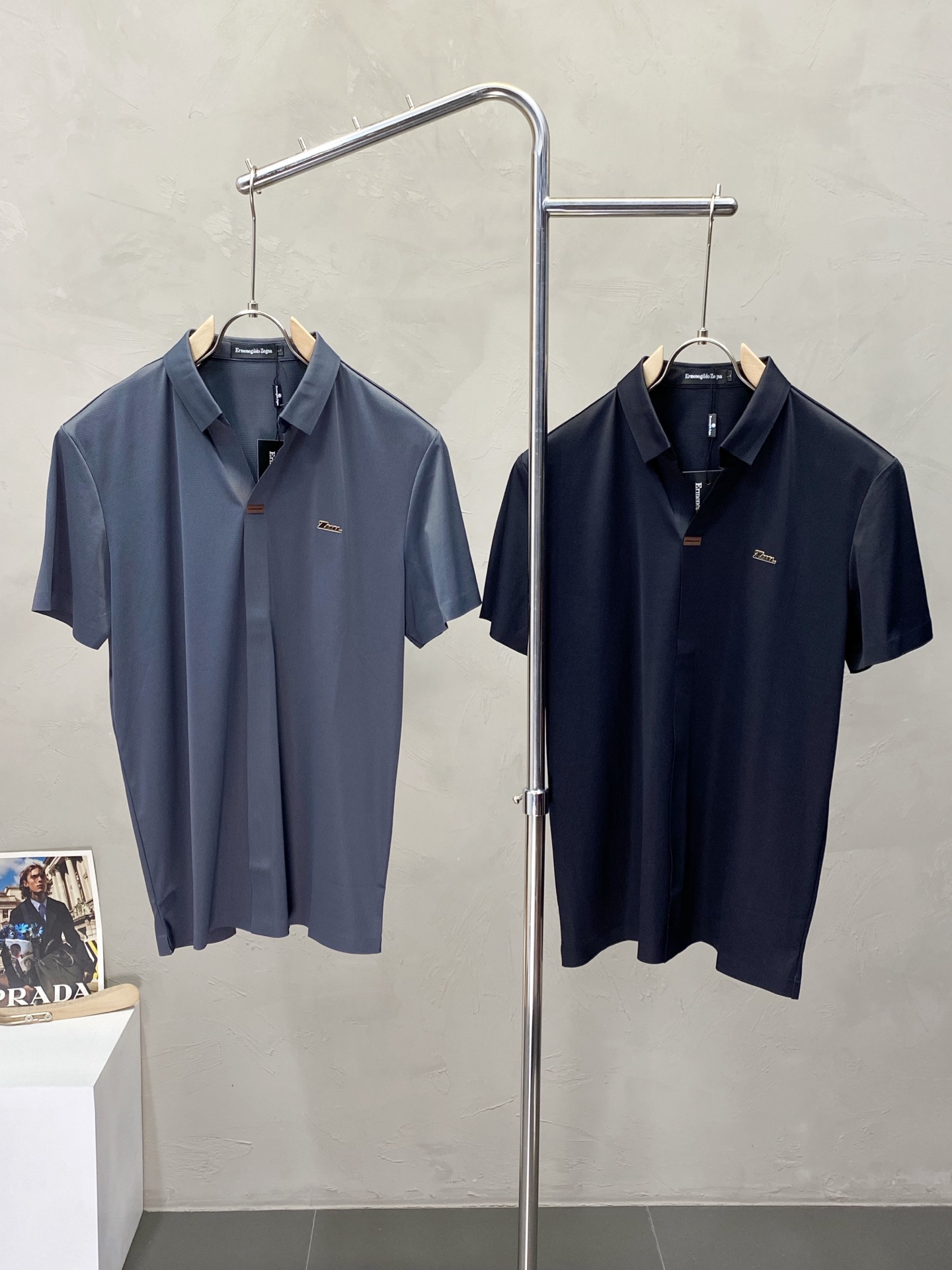 NO:150286,.ZEGNA exclusively offers new original single men's casual Polo short sleeves, high-end customization, high-end version, fashionable and versatile imported fabric, super soft and delicate, skin-friendly and comfortable to wear, high-end boutique, OEM, fine production, very good for the upper body, men's essential items, three standards, code M-3XL,,zegna, T-shirt, alexander wang19860909.ZEGNA杰尼亚独家专供新款原单男士休闲Polo短袖 高端定制 高端版本 时尚百搭爆款进口面料 手感超柔软细腻 穿着亲肤舒适 高端精品 代工厂精细做上身非常赞 男士必备单品 三标齐全 码数M-3XL,,zegna,T-shirt,alexander wang,Men's clothing