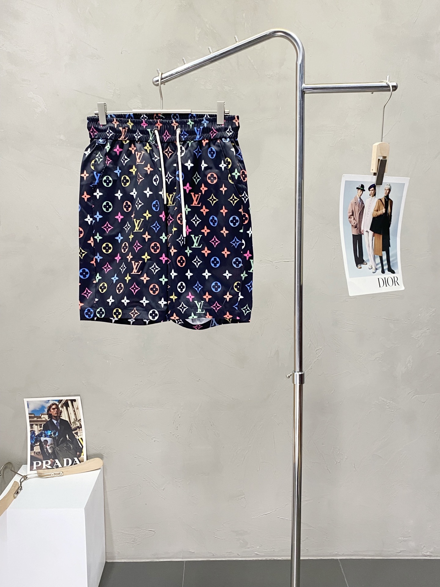 NO:150205,.Louis Vuitton exclusively for new casual shorts high-end version!  Customized fabrics for counters are breathable and comfortable, with impeccable details, and the brand element design concept reflects high quality. The feel is delicate and soft!  It is casually cut, with a great upper body style!  Number of codes: M-3XL, louis vuitton,louis vuitton, shorts,alexander wang19860909.Louis Vuitton路易威登独家专供新款休闲短裤 高端版本！专柜定制面料 透气舒适度高,细节无可挑剔,品牌元素设计理念,体现高品质.手感细腻柔软！呈现休闲裁剪,上身版型超赞！码数:M-3XL,,louis vuitton,louis vuitton,shorts,alexander wang,Men's clothing