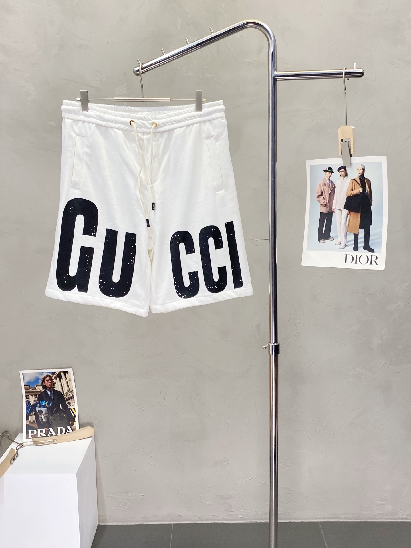 NO:150239,.Gucci exclusively offers new casual shorts, high-end version!  Customized fabrics for counters are breathable and comfortable, with impeccable details, and the brand element design concept reflects high quality. The feel is delicate and soft!  It is casually cut, with a great upper body style!  Code count: M-3XL, gucci, gucci, shorts, alexander wang19860909.Gucci古驰独家专供新款休闲短裤 高端版本！专柜定制面料 透气舒适度高,细节无可挑剔,品牌元素设计理念,体现高品质.手感细腻柔软！呈现休闲裁剪,上身版型超赞！码数:M-3XL,,gucci,gucci,shorts,alexander wang,Men's clothing