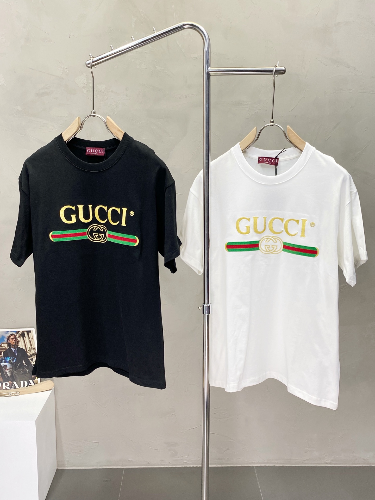 NO:150236,.Gucci exclusively offers new original single men's casual short sleeves, high-end customization, high-end version, fashionable and versatile imported fabric, super soft and delicate, skin-friendly and comfortable to wear, high-end boutique, OEM, fine production, very good for the upper body, men's essential items, complete three standards, S-2XL,,gucci,gucci,T-shirt,alexander wang19860909.Gucci古驰独家专供新款原单男士休闲短袖 高端定制 高端版本 时尚百搭爆款进口面料 手感超柔软细腻 穿着亲肤舒适 高端精品 代工厂精细做上身非常赞 男士必备单品 三标齐全 码数S-2XL,,gucci,gucci,T-shirt,alexander wang,Men's clothing