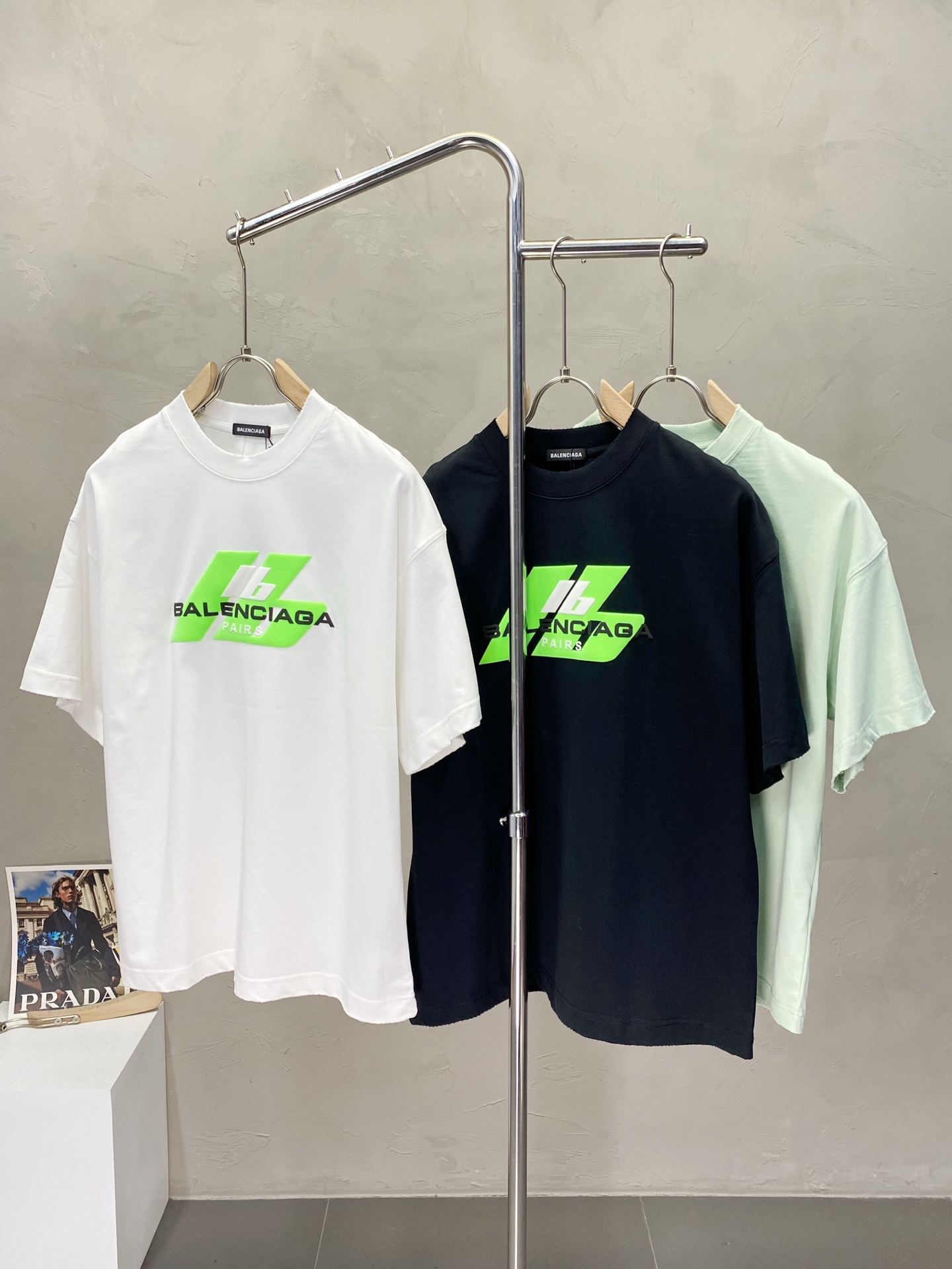 NO:153196,.Balenciga exclusively offers new original single men's casual short sleeves, high-end customization, high-end version, fashionable and versatile imported fabric, super soft and delicate, skin-friendly and comfortable to wear, high-end boutique, OEM, fine-made top body, very good, men's essential items, three standards, S-2XL,,balenciaga,balenciaga,T-shirt,alexander wang19860909.Balenciga巴黎世家独家专供新款原单男士休闲短袖 高端定制 高版本 时尚百搭爆款进口面料 手感超柔软细腻 穿着亲肤舒适 高端精品 代工厂精细做上身非常赞 男士必备单品 三标齐全 码数S-2XL,,balenciaga,balenciaga,T-shirt,alexander wang,Men's clothing