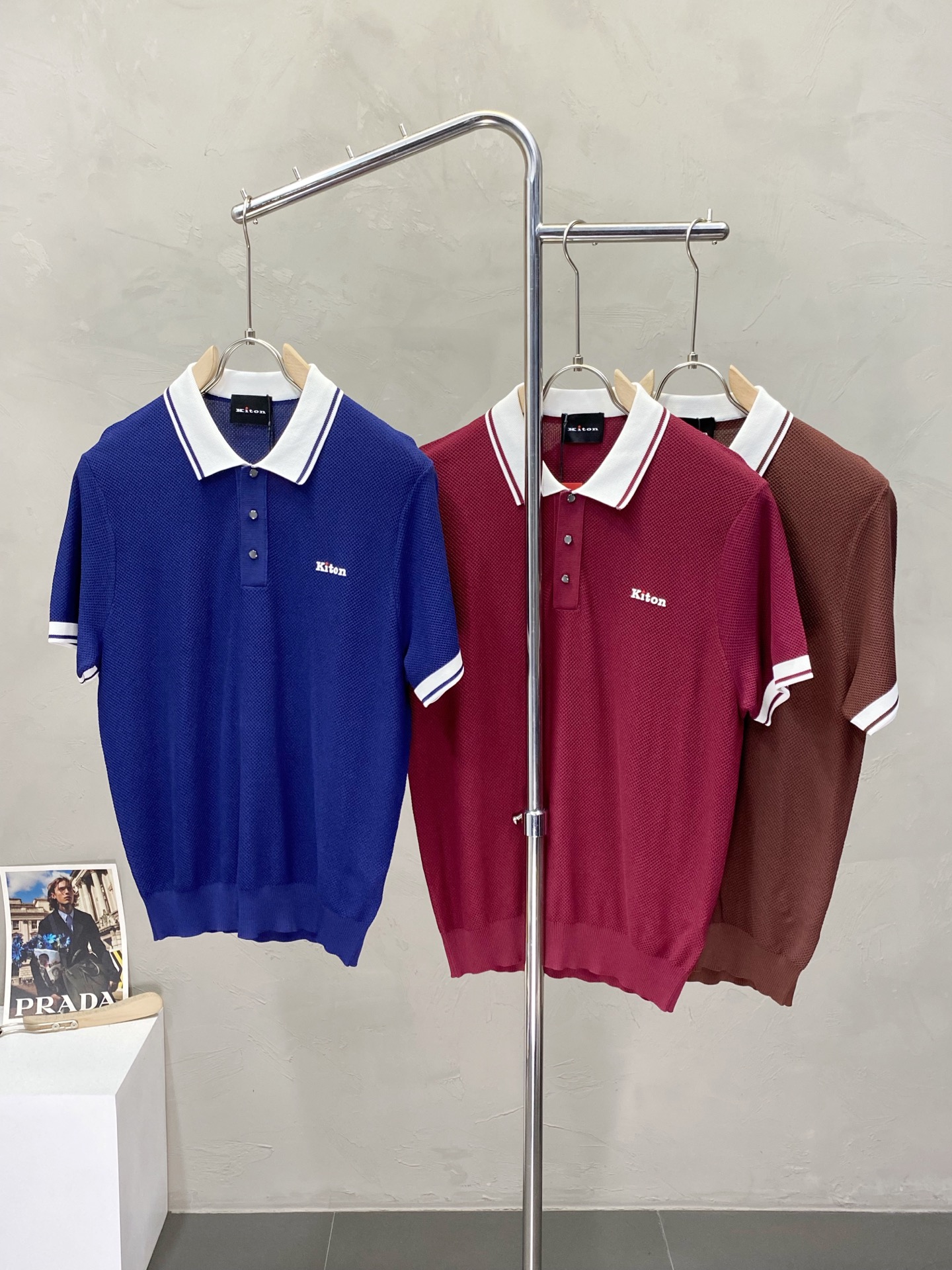 NO:153116,.KITON exclusively offers new original single men's casual short sleeves, high-end customization, high-end version, fashionable and versatile imported fabric, super soft and delicate, skin-friendly and comfortable to wear, high-end boutique, OEM, fine-made, very good for the upper body, men's essential items, complete three standards, 48-56,,T-shirt,alexander wang19860909.KITON独家专供新款原单男士休闲短袖 高端定制 高版本 时尚百搭爆款进口面料 手感超柔软细腻 穿着亲肤舒适 高端精品 代工厂精细做上身非常赞 男士必备单品 三标齐全 码数48-56,,T-shirt,alexander wang,Men's clothing