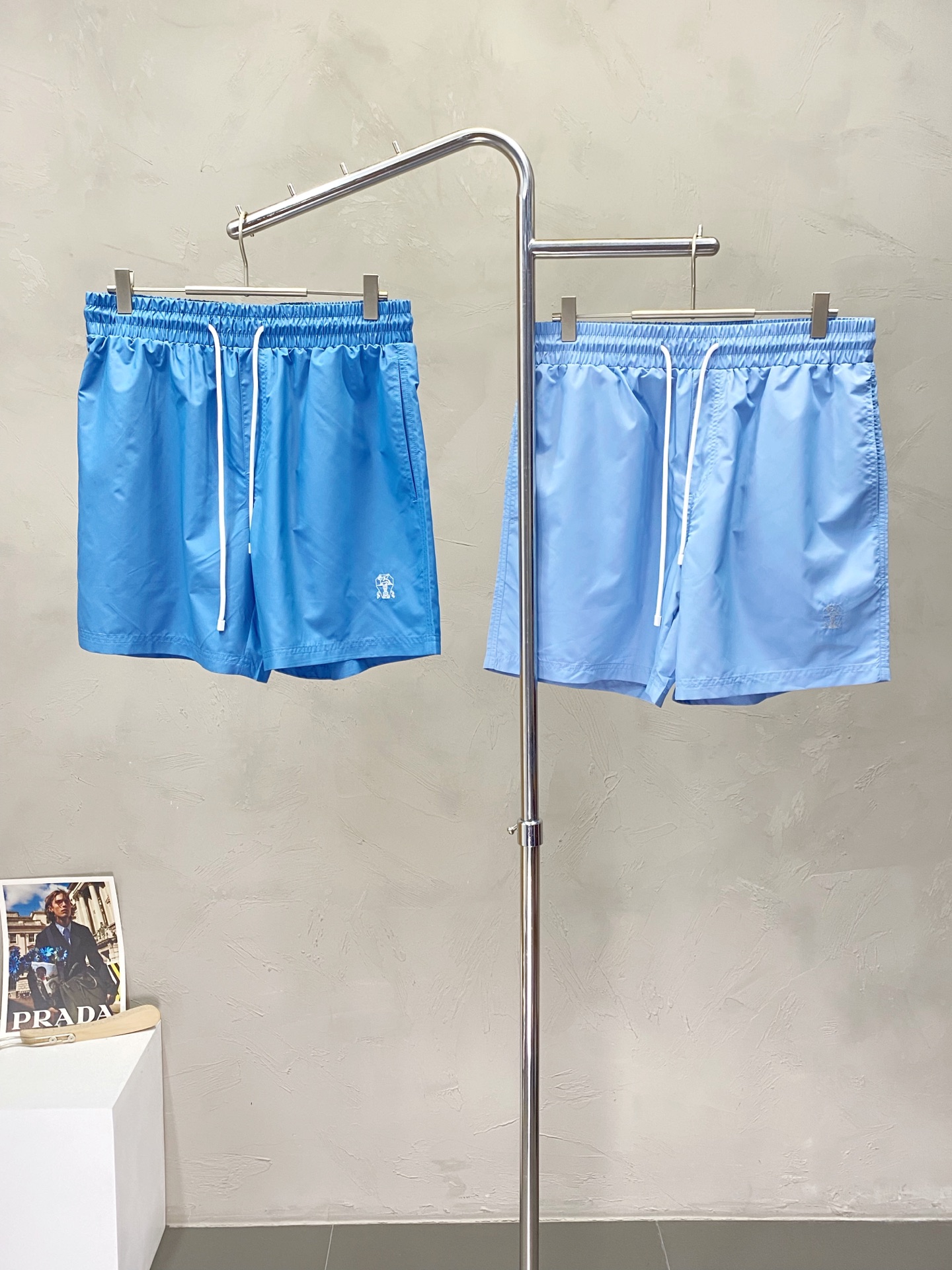 NO:153187,.BC-Brunello Cucineli Brunello Cucineli exclusively for new styles, high-end version of shorts!  Bring your own storage bag, drawstring design style, custom-made fabric for counter, breathable and comfortable, impeccable details, brand element design concept, reflecting high quality. It feels delicate and soft!  It is casually cut, with a great upper body style!  Number of codes: 48-56, brunello cucinelli, shorts, alexander wang19860909.BC-Brunello Cucineli 布鲁内洛·库奇内利独家专供新款 短裤高端版本！自带收纳袋 抽绳设计风格 专柜定制面料 透气舒适度高,细节无可挑剔,品牌元素设计理念,体现高品质.手感细腻柔软！呈现休闲裁剪,上身版型超赞！码数: 48-56,,brunello cucinelli,shorts,alexander wang,Men's clothing