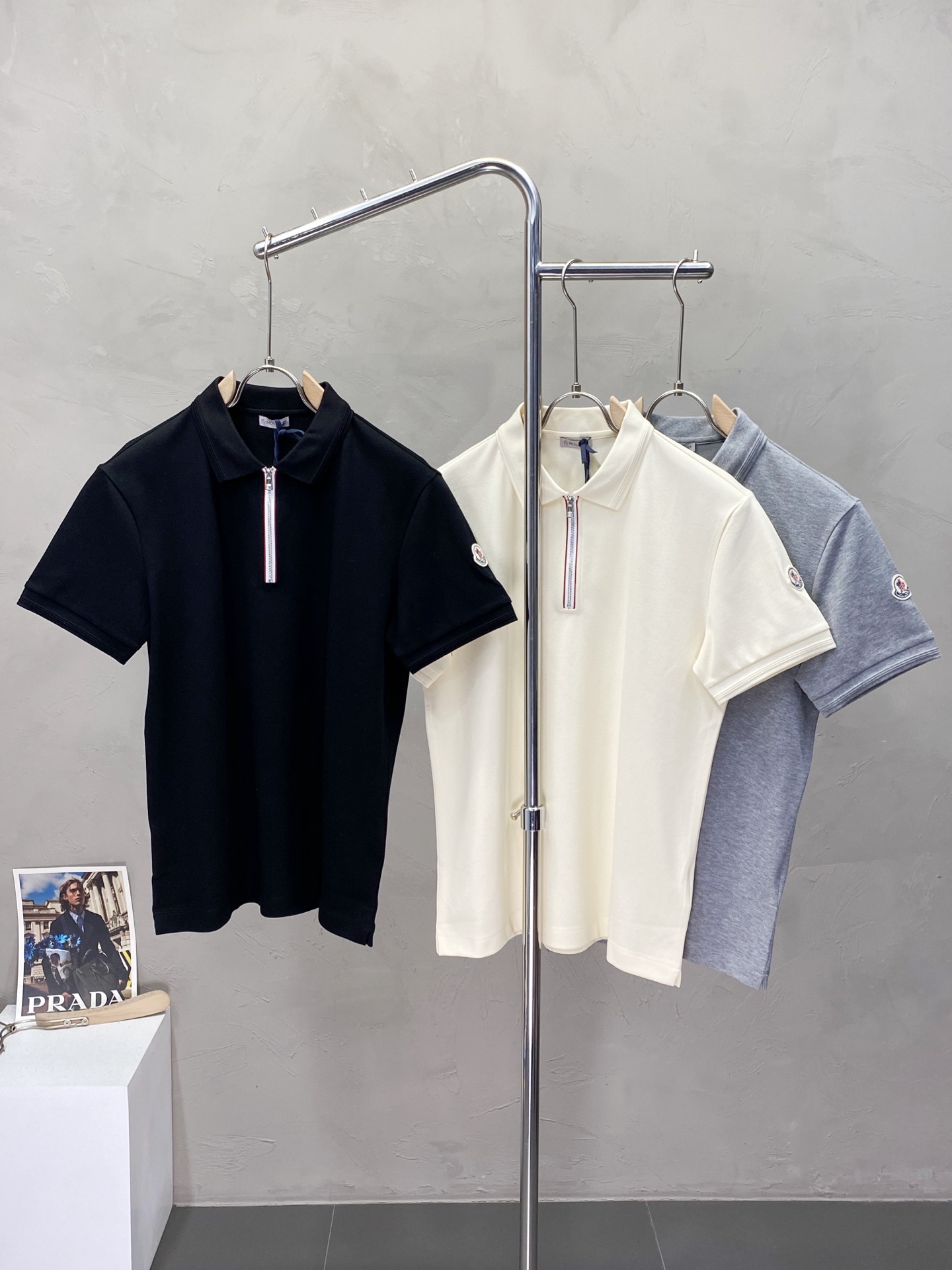 NO:153121,.Moncler mask exclusively provides new original single men's casual short sleeves, high-end customization, high-end version, fashionable and versatile imported fabric, super soft and delicate, skin-friendly and comfortable to wear, high-end boutique, OEM factory fine-made top body, very good men's essential items, three standards, complete code number M-3XL,,christian louboutin,Moncler,T-shirt,alexander wang19860909.Moncler蒙口独家专供新款原单男士休闲短袖 高端定制 高版本 时尚百搭爆款进口面料 手感超柔软细腻 穿着亲肤舒适 高端精品 代工厂精细做上身非常赞 男士必备单品 三标齐全 码数M-3XL,,christian louboutin,Moncler,T-shirt,alexander wang,Men's clothing