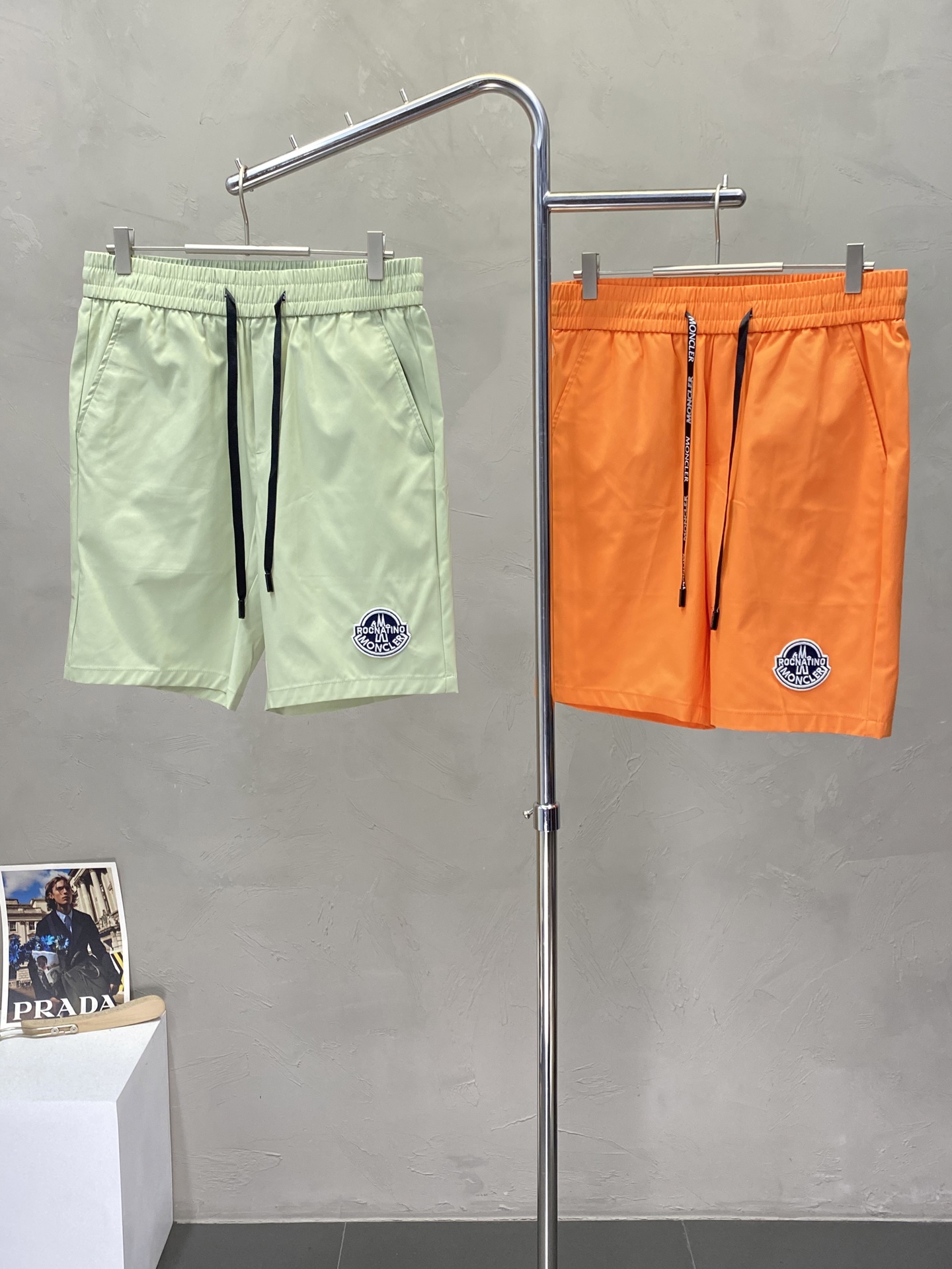 NO:153183,.Moncler matte exclusively for new shorts high-end versions!  Customized fabrics for counters are breathable and comfortable, with impeccable details, and the brand element design concept reflects high quality. The feel is delicate and soft!  It is casually cut, with a great upper body style!  Number of codes: M-3XL, christian louboutin, Moncler, shorts, alexander wang19860909.Moncler蒙口独家专供新款短裤高端版本！专柜定制面料 透气舒适度高,细节无可挑剔,品牌元素设计理念,体现高品质.手感细腻柔软！呈现休闲裁剪,上身版型超赞！码数: M-3XL,,christian louboutin,Moncler,shorts,alexander wang,Men's clothing