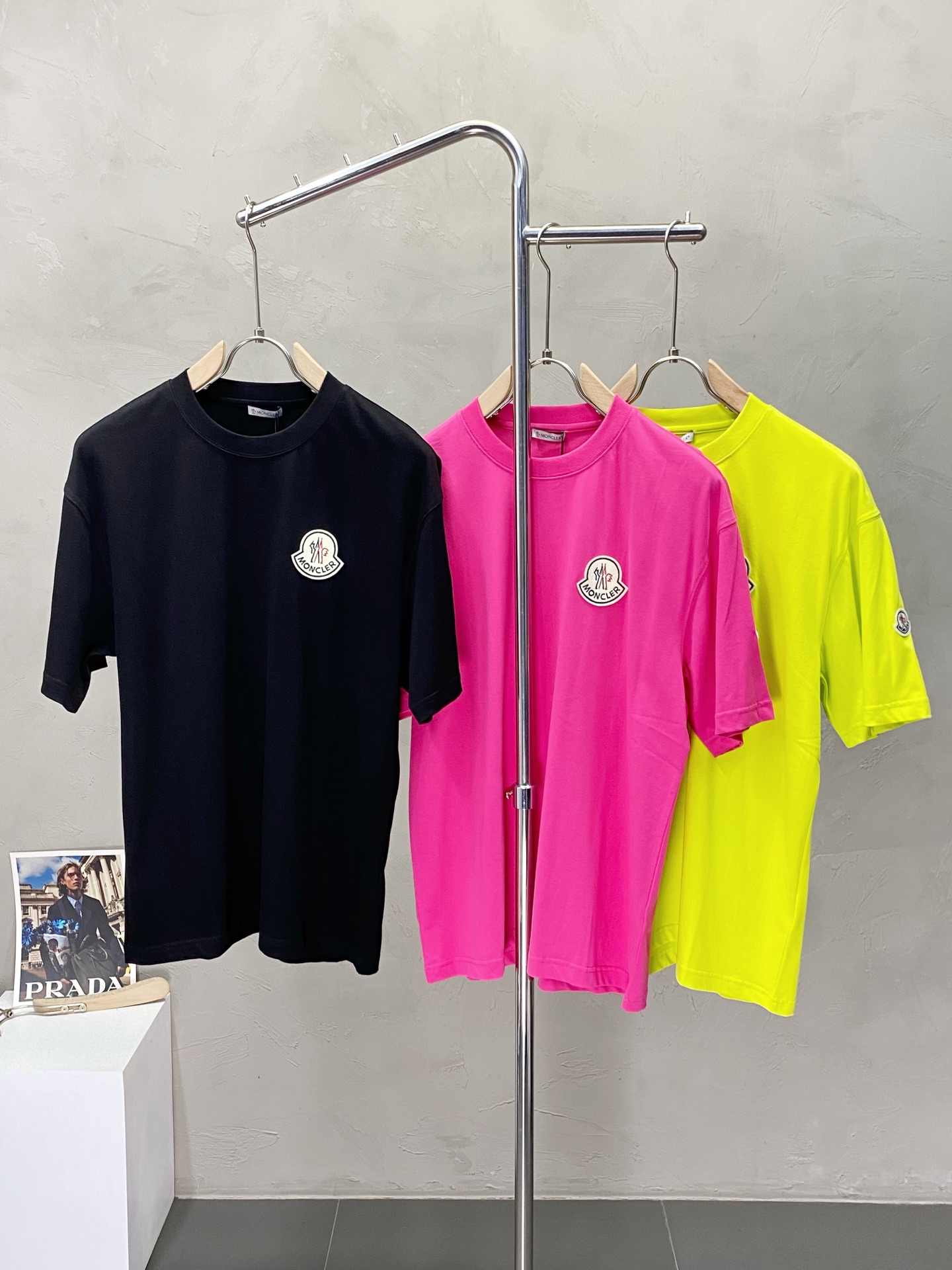 NO:153177,.Moncler mask exclusively provides new men's casual short sleeves, high-end customization, high-end version, fashionable and versatile imported fabric, super soft and delicate, skin-friendly and comfortable to wear, high-end boutique, OEM, fine-tuned top-body, very good for men's essential items, three standards, S-3XL,,christian louboutin, Moncler, T-shirt, alexander wang19860909.Moncler蒙口独家专供新款男士休闲短袖 高端定制 高端版本 时尚百搭爆款进口面料 手感超柔软细腻 穿着亲肤舒适 高端精品 代工厂精细做上身非常赞 男士必备单品 三标齐全 码数S-3XL,,christian louboutin,Moncler,T-shirt,alexander wang,Men's clothing