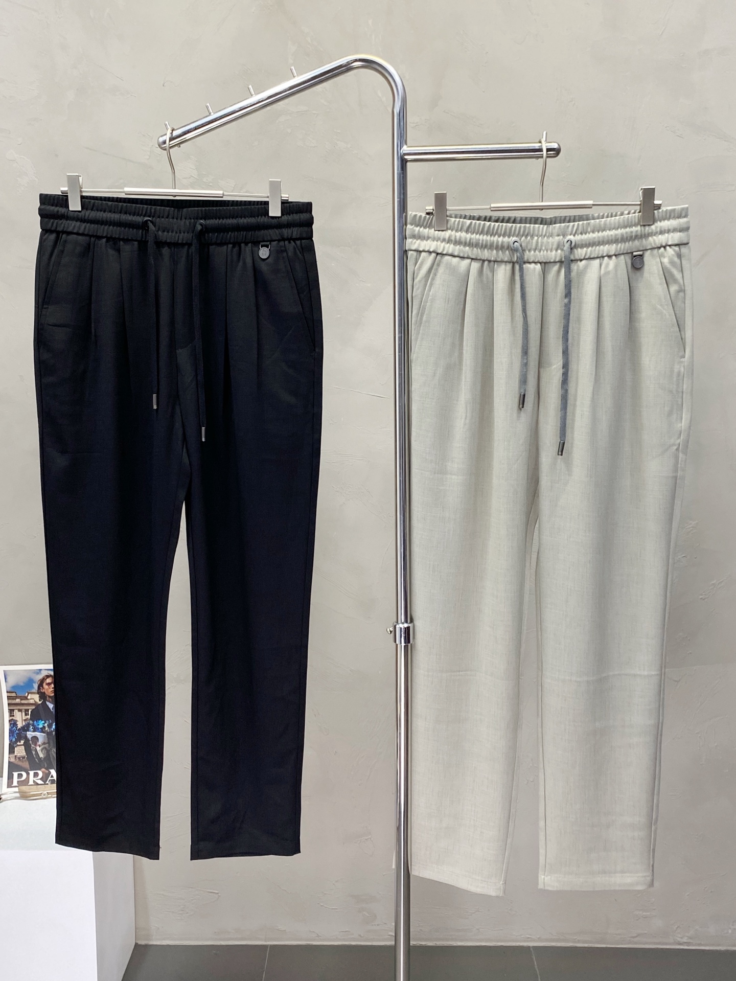 NO:153109,.BC-Brunello Cucineli Exclusively available for new casual pants High-end version!  Customized fabrics for counters are breathable and comfortable, with impeccable details, and the brand element design concept reflects high quality. The feel is delicate and soft!  It is casually cut, with a great upper body style!  Number of codes: 29-38, brunello cucinelli,alexander wang19860909.BC-Brunello Cucineli 布鲁内洛·库奇内利 独家专供新款 休闲裤 高端版本！专柜定制面料 透气舒适度高,细节无可挑剔,品牌元素设计理念,体现高品质.手感细腻柔软！呈现休闲裁剪,上身版型超赞！码数: 29-38,,brunello cucinelli,alexander wang,Men's clothing