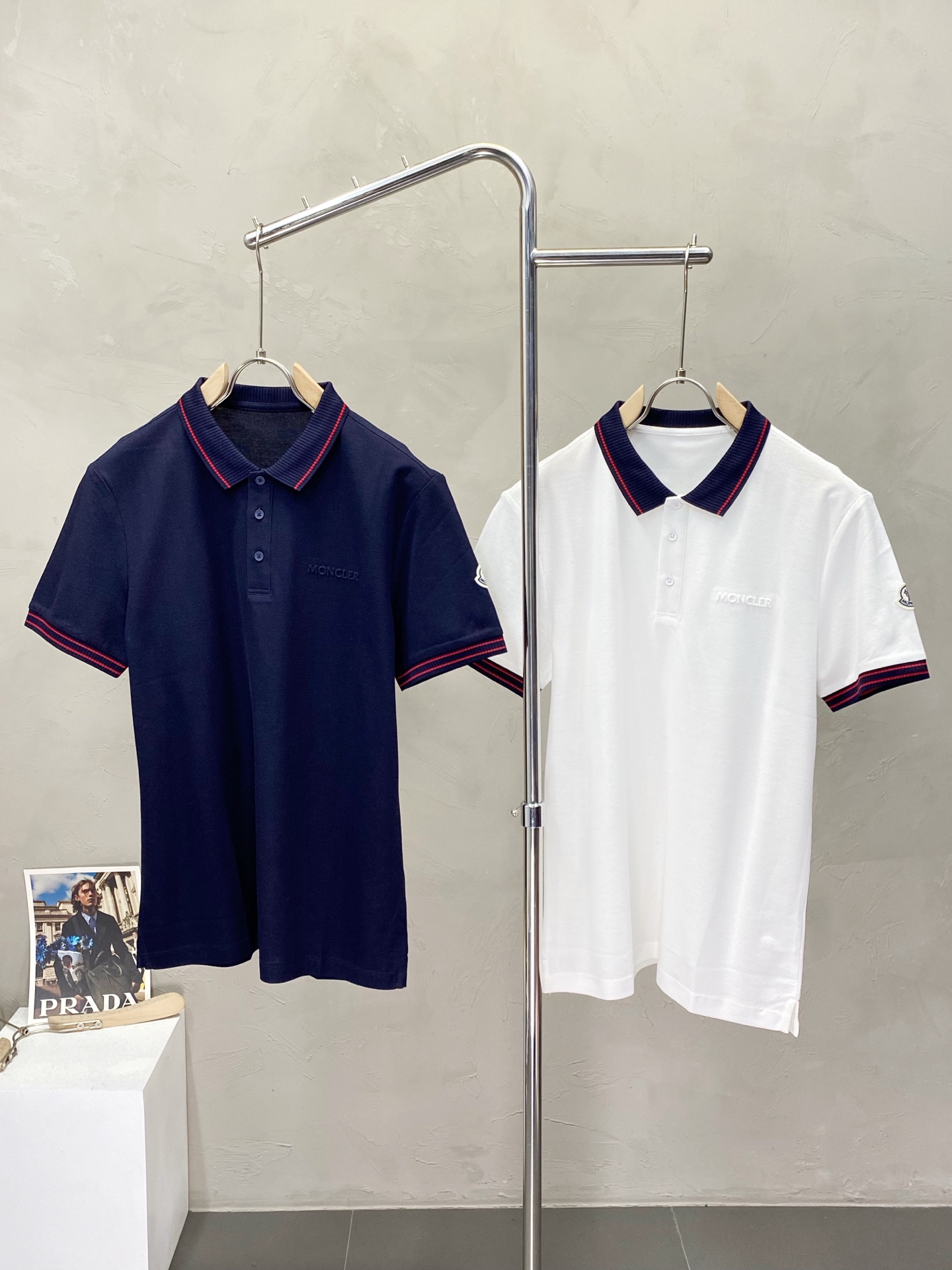 NO:156007,.Moncler mask exclusively offers new men's casual short sleeves, high-end customization, high-end version, fashionable and versatile imported fabric, super soft and delicate, skin-friendly and comfortable to wear, high-end boutique, OEM, fine-tuned top-body, men's essential items, complete three standards, code M-3XL,,christian louboutin,Moncler,T-shirt,alexander wang19860909.Moncler蒙口独家专供新款男士休闲短袖 高端定制 高端版本 时尚百搭爆款进口面料 手感超柔软细腻 穿着亲肤舒适 高端精品 代工厂精细做上身非常赞 男士必备单品 三标齐全 码数M-3XL,,christian louboutin,Moncler,T-shirt,alexander wang,Men's clothing