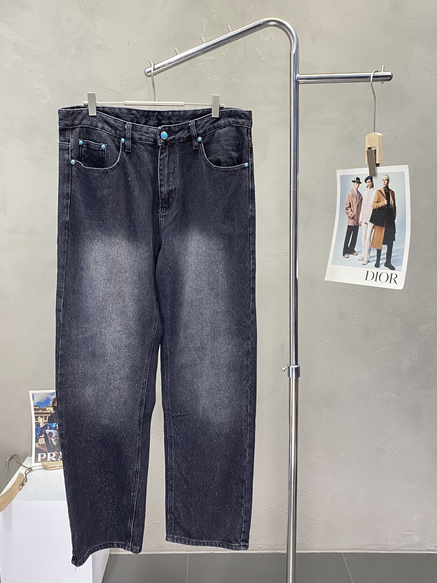 NO:155906,.Louis Vuitton exclusively for new styles of casual jeans high-end version!  Customized fabrics for counters are breathable and comfortable, with impeccable details, and the brand element design concept reflects high quality. The feel is delicate and soft!  It is casually cut, with a great upper body style!  Number of codes: 29-36, louis vuitton,louis vuitton,jeans,alexander wang19860909.Louis Vuitton路易威登独家专供新款 休闲牛仔裤高端版本！专柜定制面料 透气舒适度高,细节无可挑剔,品牌元素设计理念,体现高品质.手感细腻柔软！呈现休闲裁剪,上身版型超赞！码数:29-36,,louis vuitton,louis vuitton,jeans,alexander wang,Men's clothing