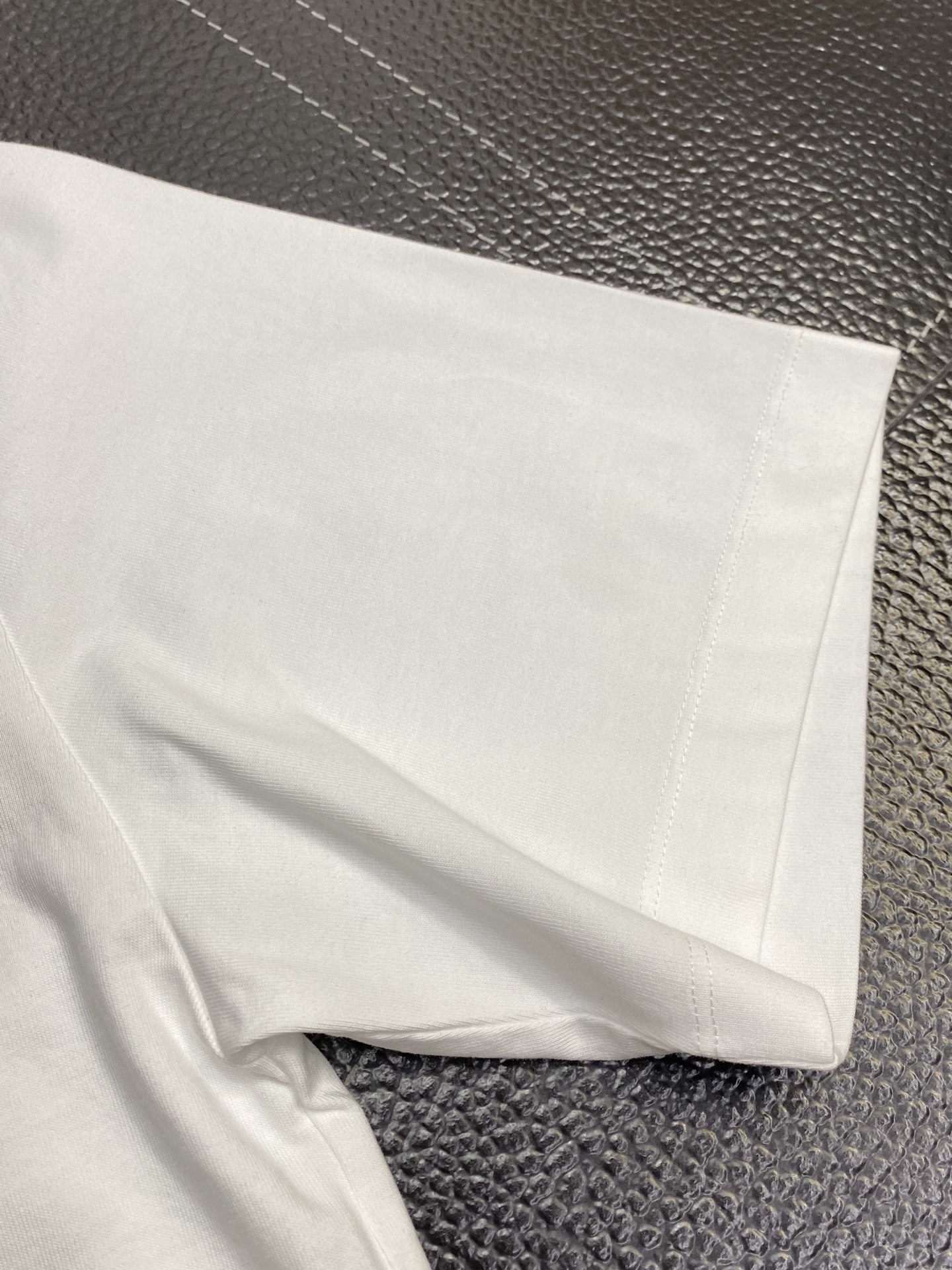 。Louis Vuitton路易威登💥独家专供新款原单男士休闲短袖 高端定制 高端版本 时尚百搭爆款⚠️