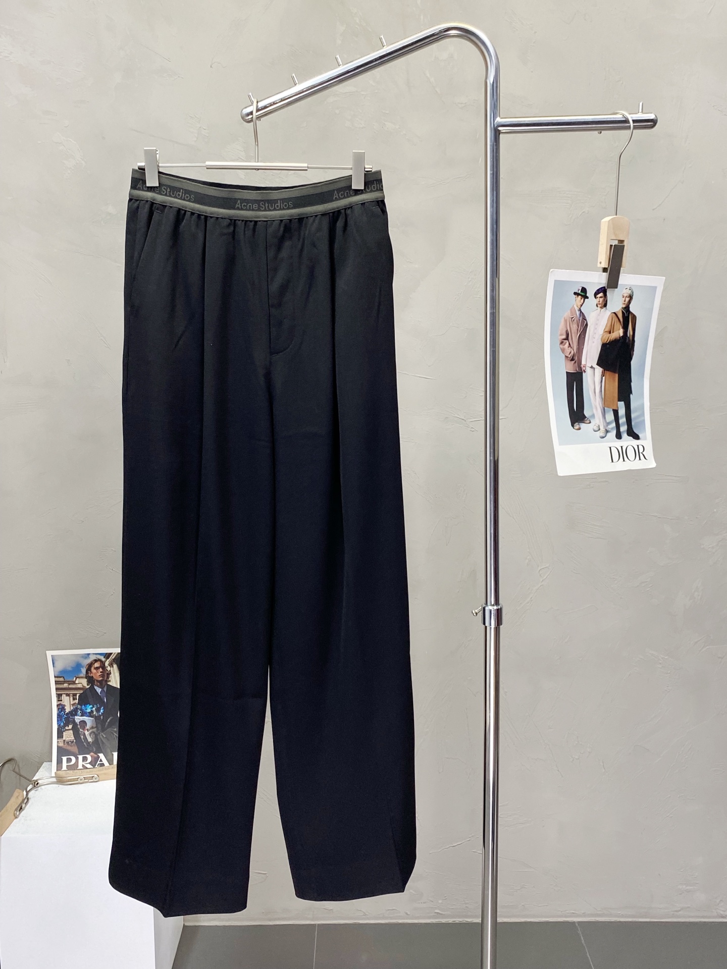 NO:159841,.Ance Studios exclusively offers new casual wide-leg pants high-end version!  Customized fabrics for counters are breathable and comfortable, with impeccable details, and the brand element design concept reflects high quality. Logo pattern, delicate and soft feel!  It is casually cut, with a great upper body style!  Number of codes 46-52, dior,alexander wang19860909.Ance Studios独家专供新款 休闲阔腿裤 高端版本！专柜定制面料 透气舒适度高,细节无可挑剔,品牌元素设计理念,体现高品质.logo图案,手感细腻柔软！呈现休闲裁剪,上身版型超赞！码数46-52,,dior,alexander wang,Men's clothing