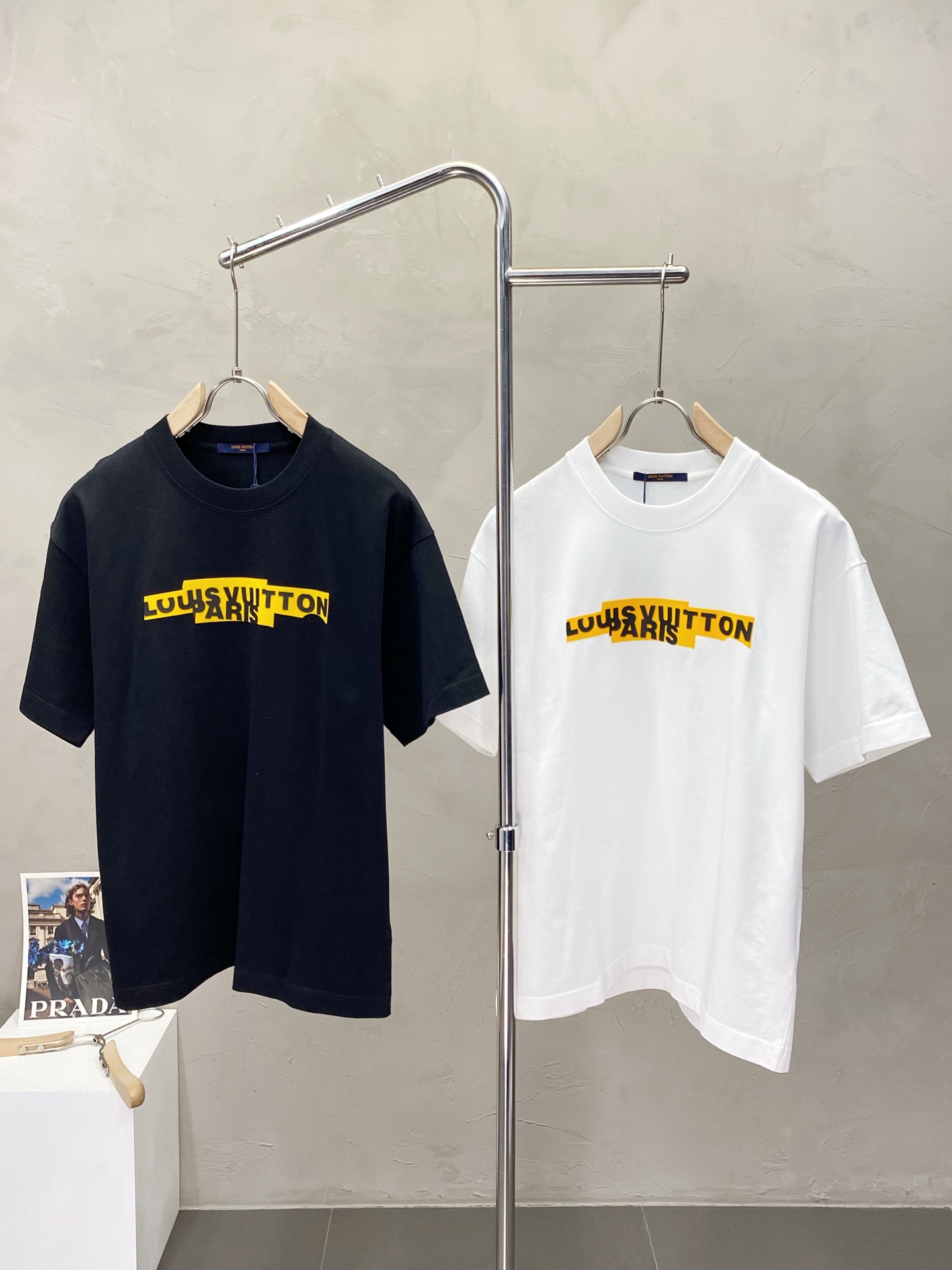 NO:159880,.Louis Vuitton exclusively offers new original single men's casual short sleeves, high-end customization, high-end version, fashionable and versatile imported fabric, super soft and delicate, skin-friendly and comfortable to wear, high-end boutique, OEM factory fine-made top body, very good men's essential items, three standards, 46-54,,louis vuitton,louis vuitton,T-shirt,alexander wang19860909.Louis Vuitton路易威登独家专供新款原单男士休闲短袖 高端定制 高版本 时尚百搭爆款进口面料 手感超柔软细腻 穿着亲肤舒适 高端精品 代工厂精细做上身非常赞 男士必备单品 三标齐全 码数46-54,,louis vuitton,louis vuitton,T-shirt,alexander wang,Men's clothing