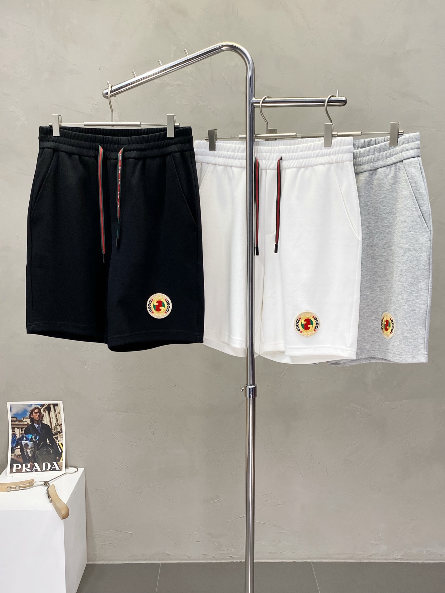 NO:159835,.Gucci exclusively offers new high-end versions of shorts!  Customized fabrics for counters are breathable and comfortable, with impeccable details, and the brand element design concept reflects high quality. The feel is delicate and soft!  It is casually cut, with a great upper body style!  Number of codes: M-3XL, gucci, gucci, shorts, alexander wang19860909.Gucci古驰独家专供新款短裤高端版本！专柜定制面料 透气舒适度高,细节无可挑剔,品牌元素设计理念,体现高品质.手感细腻柔软！呈现休闲裁剪,上身版型超赞！码数: M-3XL,,gucci,gucci,shorts,alexander wang,Men's clothing