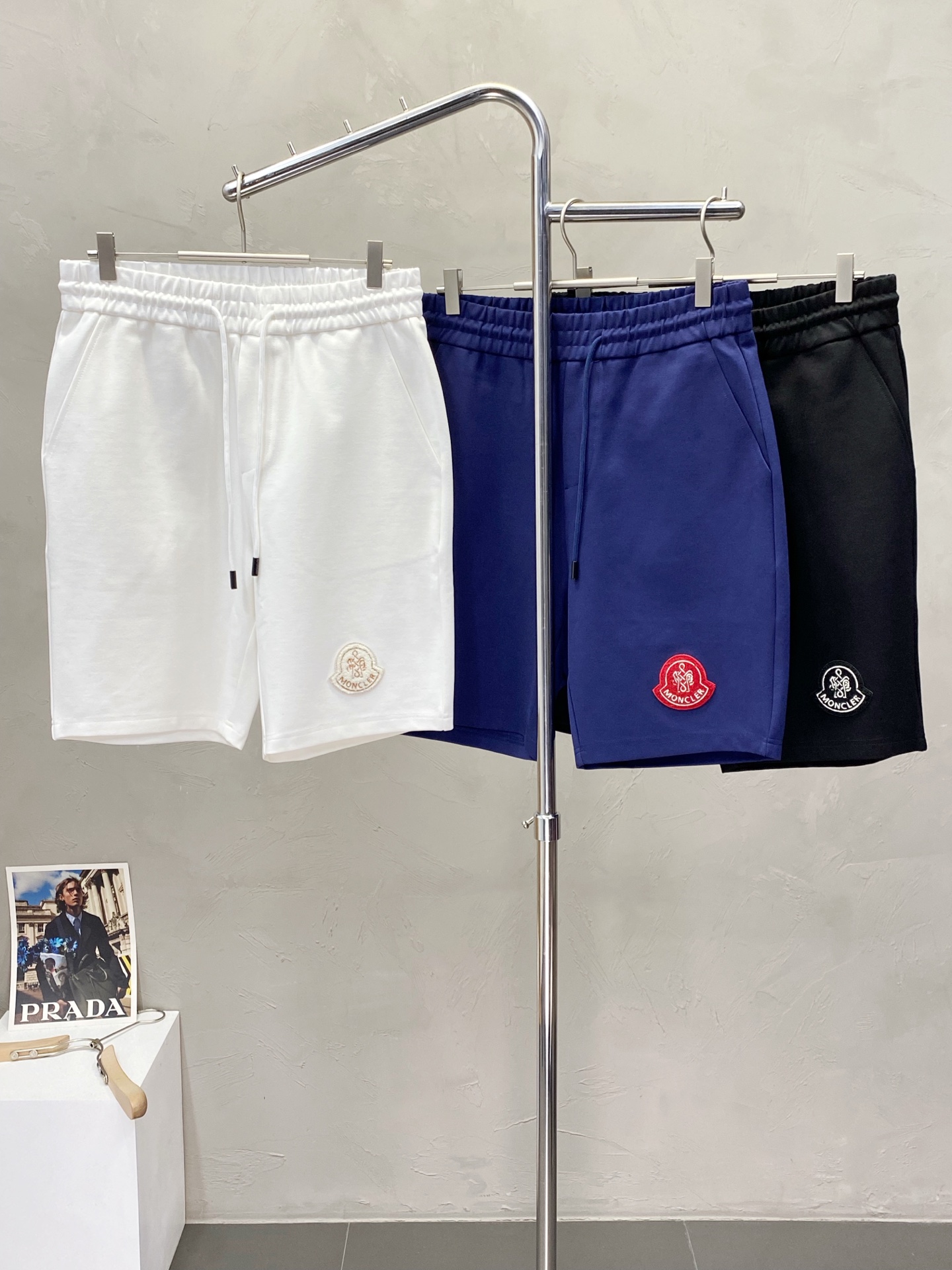 NO:161396,.Moncler matte exclusively for new shorts high-end versions!  Customized fabrics for counters are breathable and comfortable, with impeccable details, and the brand element design concept reflects high quality. The feel is delicate and soft!  It is casually cut, with a great upper body style!  Number of codes: M-3XL, christian louboutin, Moncler, shorts, alexander wang19860909.Moncler蒙口独家专供新款短裤高端版本！专柜定制面料 透气舒适度高,细节无可挑剔,品牌元素设计理念,体现高品质.手感细腻柔软！呈现休闲裁剪,上身版型超赞！码数: M-3XL,,christian louboutin,Moncler,shorts,alexander wang,Men's clothing