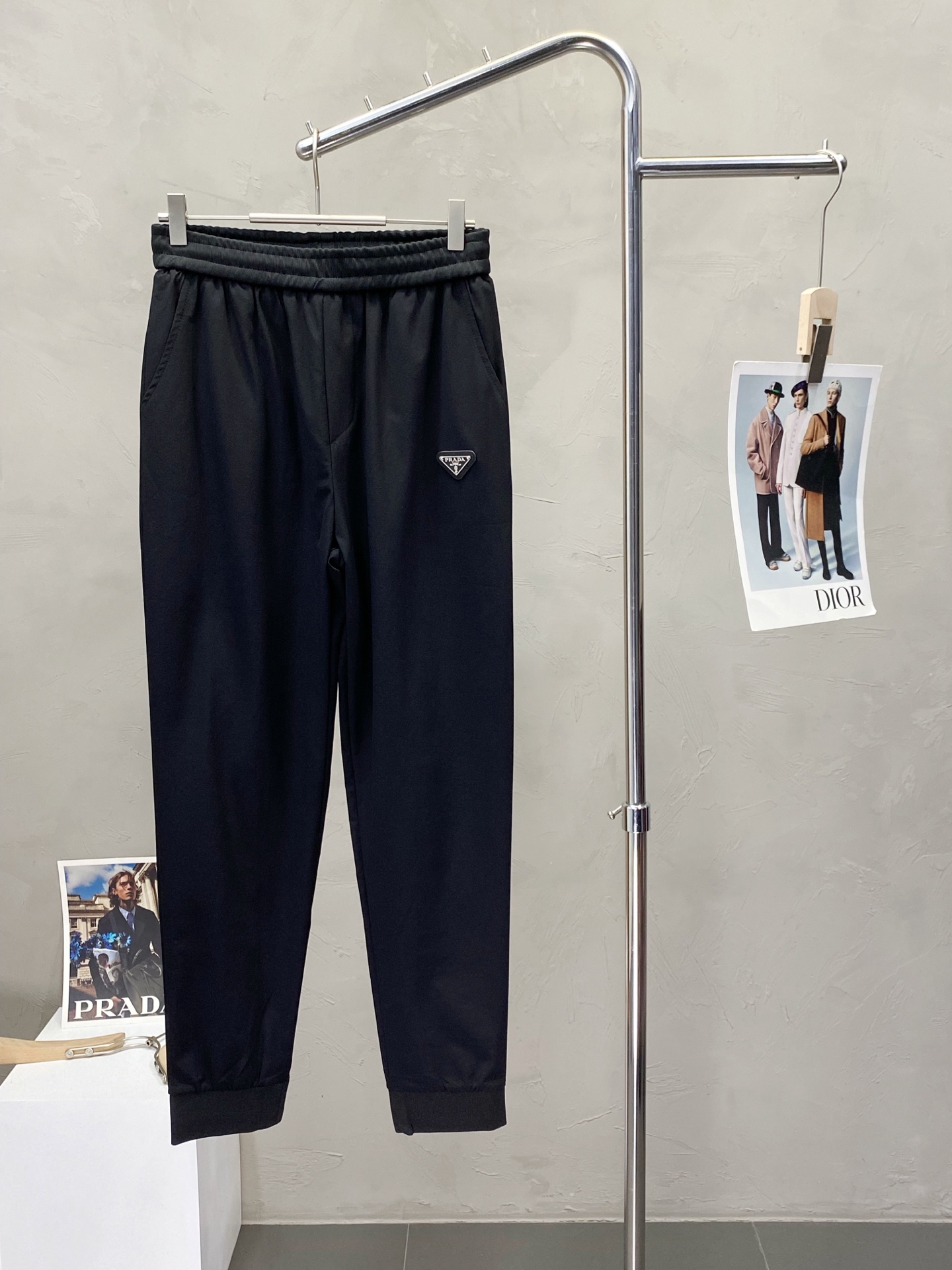 。Prada普拉达💥独家专供新款 休闲裤 高端版本！专柜定制面料 透气舒适度高，细节无可挑剔，品牌元素设
