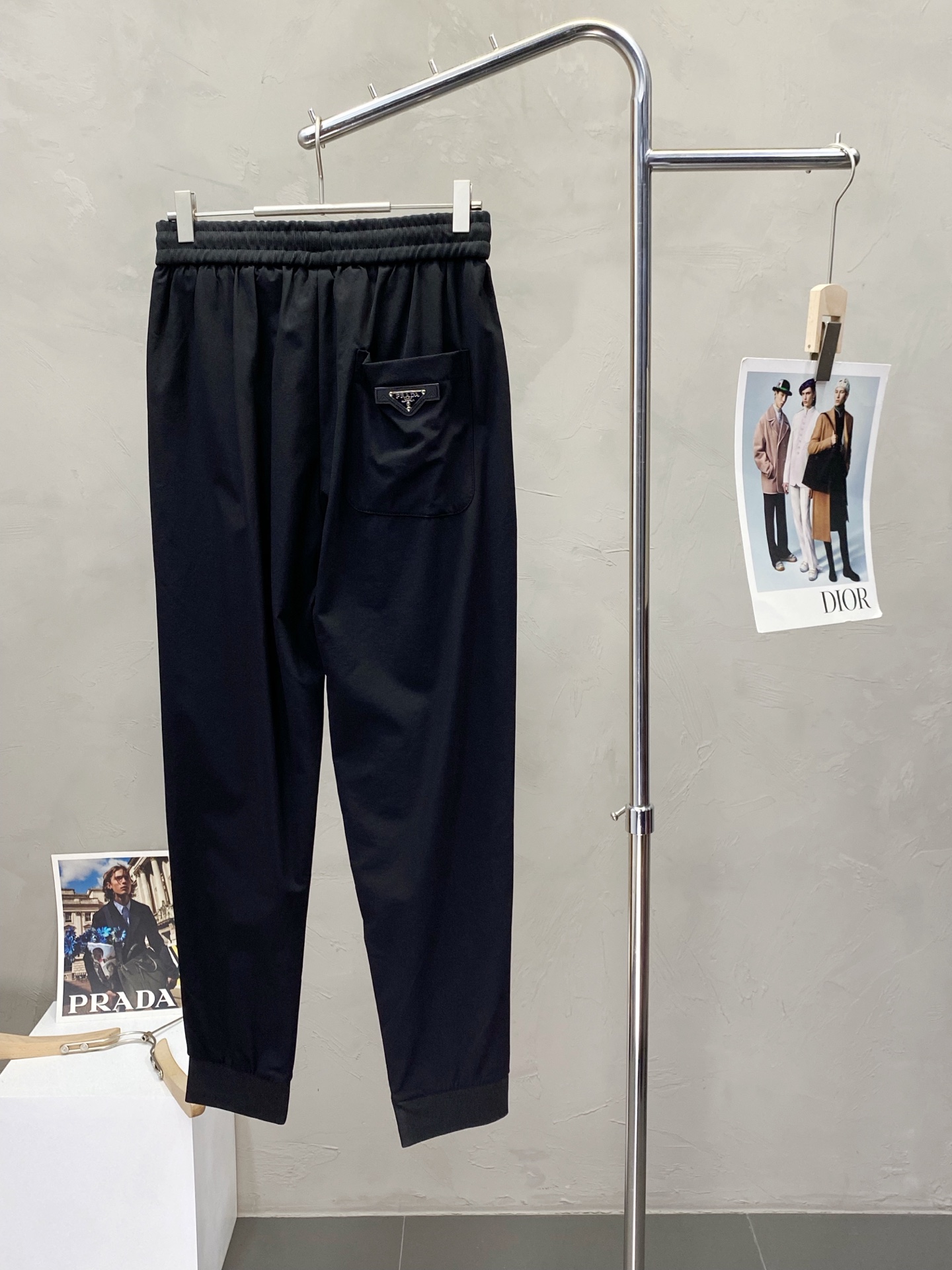 。Prada普拉达💥独家专供新款 休闲裤 高端版本！专柜定制面料 透气舒适度高，细节无可挑剔，品牌元素设