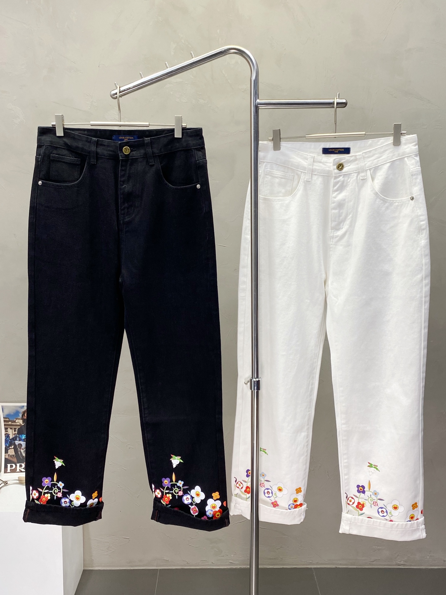 NO:161395,.Louis Vuitton exclusively for new casual jeans high-end version!  Customized fabrics for counters are breathable and comfortable, with impeccable details, and the brand element design concept reflects high quality. The feel is delicate and soft!  It is casually cut, with a great upper body style!  Number of codes: 28.30.32.34.36, louis vuitton,louis vuitton,jeans,alexander wang19860909.Louis Vuitton路易威登独家专供新款休闲牛仔裤 高端版本！专柜定制面料 透气舒适度高,细节无可挑剔,品牌元素设计理念,体现高品质.手感细腻柔软！呈现休闲裁剪,上身版型超赞！码数:28.30.32.34.36,,louis vuitton,louis vuitton,jeans,alexander wang,Men's clothing