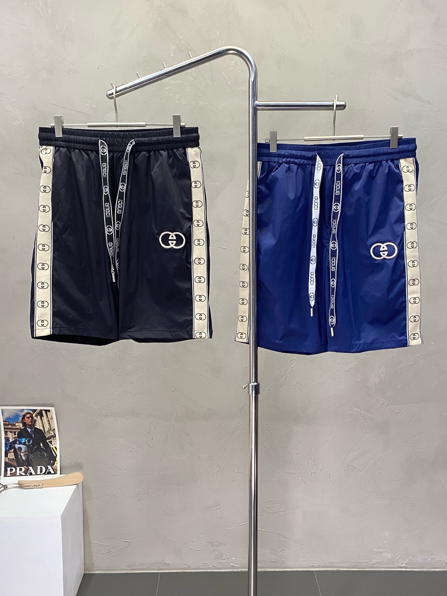 NO:161406,.Gucci exclusively offers new casual shorts, high-end version!  Customized fabrics for counters are breathable and comfortable, with impeccable details, and the brand element design concept reflects high quality. The feel is delicate and soft!  It is casually cut, with a great upper body style!  Code count: M-3XL, gucci, gucci, shorts, alexander wang19860909.Gucci古驰独家专供新款休闲短裤 高端版本！专柜定制面料 透气舒适度高,细节无可挑剔,品牌元素设计理念,体现高品质.手感细腻柔软！呈现休闲裁剪,上身版型超赞！码数:M-3XL,,gucci,gucci,shorts,alexander wang,Men's clothing