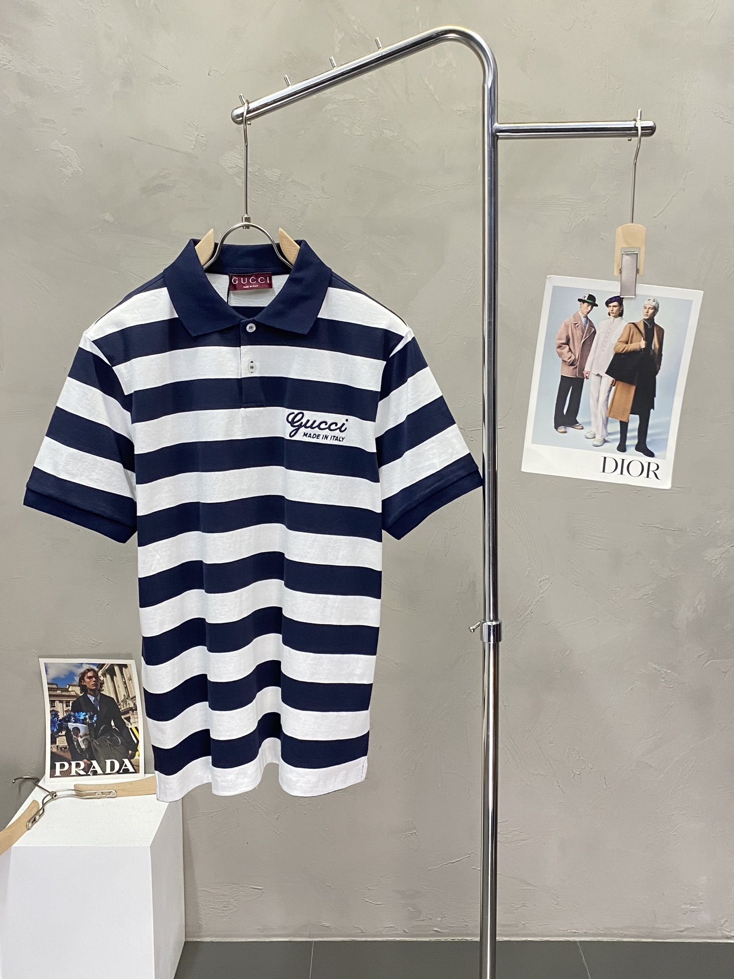 NO:161439,.Gucci exclusively offers new original single men's casual short sleeves, high-end customization, high-end version, fashionable and versatile imported fabric, super soft and delicate, skin-friendly and comfortable to wear, high-end boutique, OEM factory fine-made top body, very good, men's essential items, three standards, 48-54,,gucci,gucci, T-shirt, alexander wang19860909.Gucci古驰独家专供新款原单男士休闲短袖 高端定制 高端版本 时尚百搭爆款进口面料 手感超柔软细腻 穿着亲肤舒适 高端精品 代工厂精细做上身非常赞 男士必备单品 三标齐全 码数48-54,,gucci,gucci,T-shirt,alexander wang,Men's clothing