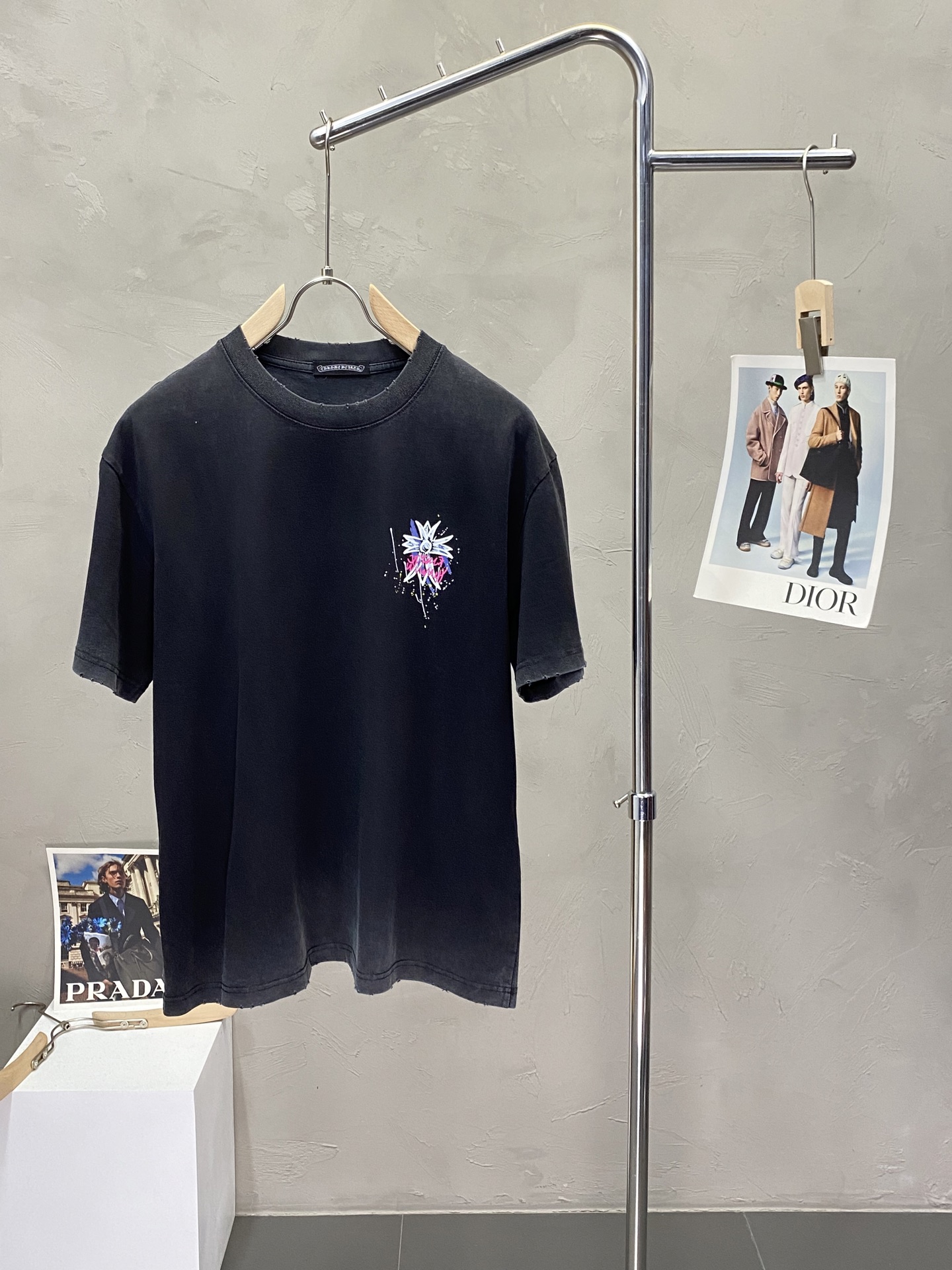 NO:161436,.Chrome Hearts exclusively offers new original single men's casual short sleeves, high-end customization, high-end version, fashionable and versatile imported fabric, super soft and delicate, skin-friendly and comfortable to wear, high-end boutique, OEM factory fine-made top body, very good men's essential items, three standards, M-2XL,,chrome hearts,chrome hearts, T-shirt, alexander wang19860909.Chrome Hearts克罗心独家专供新款原单男士休闲短袖 高端定制 高端版本 时尚百搭爆款进口面料 手感超柔软细腻 穿着亲肤舒适 高端精品 代工厂精细做上身非常赞 男士必备单品 三标齐全 码数M-2XL,,chrome hearts,chrome hearts,T-shirt,alexander wang,Men's clothing