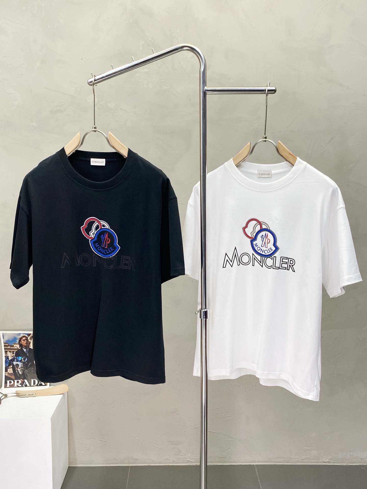 NO:161423,.Moncler mask exclusively provides new original single men's casual short sleeves, high-end customization, high-end version, fashionable and versatile imported fabric, super soft and delicate, skin-friendly and comfortable to wear, high-end boutique, OEM factory fine-made top body, very good men's essential items, three standards, S-2XL,,christian louboutin, Moncler, T-shirt, alexander wang19860909.Moncler蒙口独家专供新款原单男士休闲短袖 高端定制 高端版本 时尚百搭爆款进口面料 手感超柔软细腻 穿着亲肤舒适 高端精品 代工厂精细做上身非常赞 男士必备单品 三标齐全 码数S-2XL,,christian louboutin,Moncler,T-shirt,alexander wang,Men's clothing