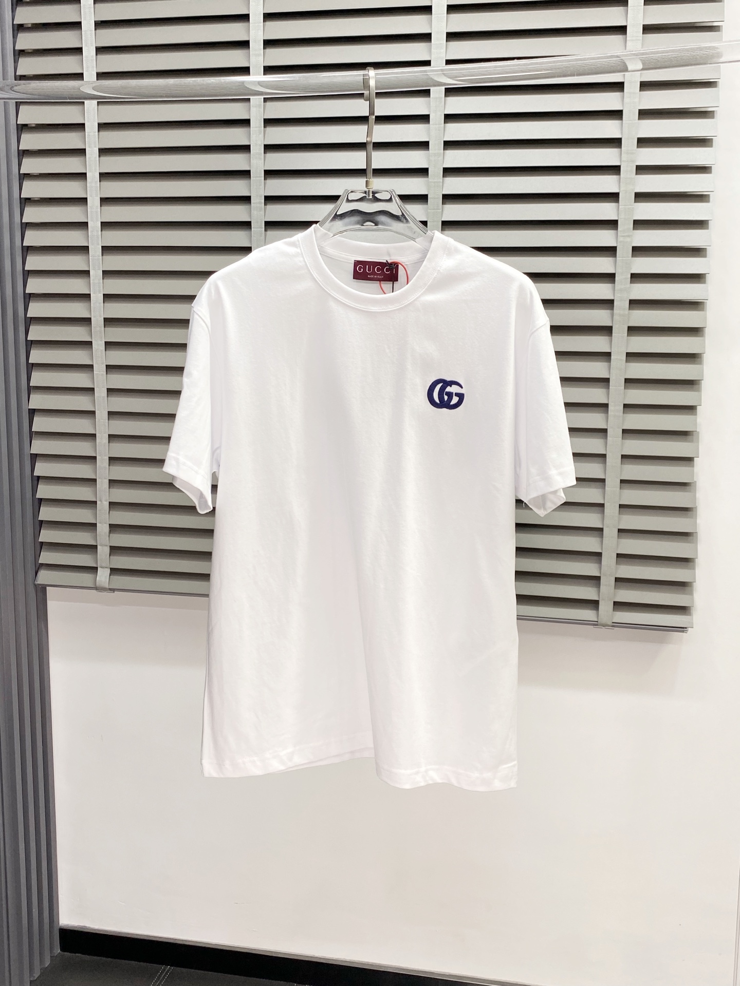 NO:162697,.Gucci exclusively offers new original single men's casual short sleeves, high-end customization, high-end version, fashionable and versatile imported fabric, super soft and delicate, skin-friendly and comfortable to wear, high-end boutique, OEM, fine production, very good for the upper body, men's essential items, complete three standards, S-XL,,gucci,gucci,T-shirt,alexander wang19860909.Gucci古驰独家专供新款原单男士休闲短袖 高端定制 高端版本 时尚百搭爆款进口面料 手感超柔软细腻 穿着亲肤舒适 高端精品 代工厂精细做上身非常赞 男士必备单品 三标齐全 码数S-XL,,gucci,gucci,T-shirt,alexander wang,Men's clothing