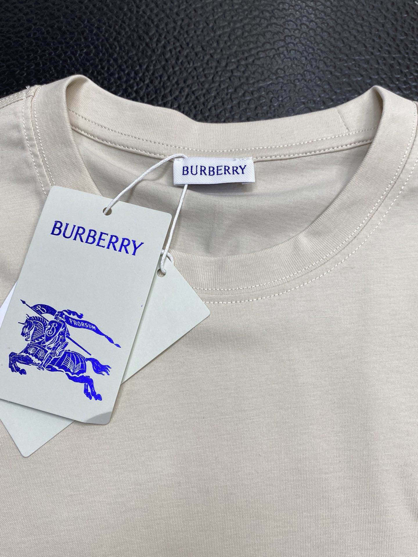 。Burberry巴宝莉💥独家专供新款原单男士休闲短袖 高端定制 高端版本 时尚百搭爆款⚠️⚠️✨✨进口