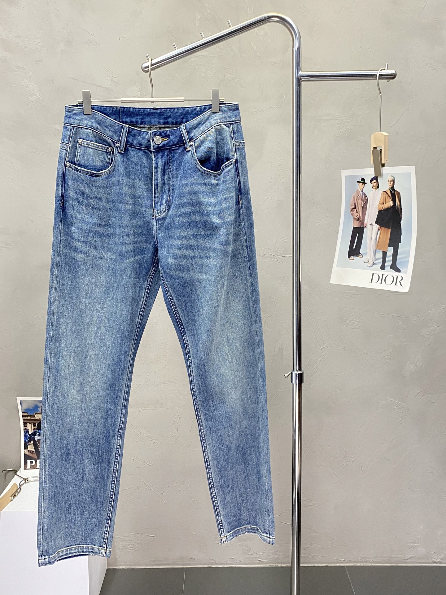 NO:162663,.Louis Vuitton exclusively for new styles of casual jeans high-end version!  Customized fabrics for counters are breathable and comfortable, with impeccable details, and the brand element design concept reflects high quality. Logo pattern, delicate and soft feel!  It is casually cut, with a great upper body style!  30-38, louis vuitton,louis vuitton,jeans,alexander wang19860909.Louis Vuitton路易威登独家专供新款 休闲牛仔裤高端版本！专柜定制面料 透气舒适度高,细节无可挑剔,品牌元素设计理念,体现高品质.logo图案,手感细腻柔软！呈现休闲裁剪,上身版型超赞！码数30-38,,louis vuitton,louis vuitton,jeans,alexander wang,Men's clothing