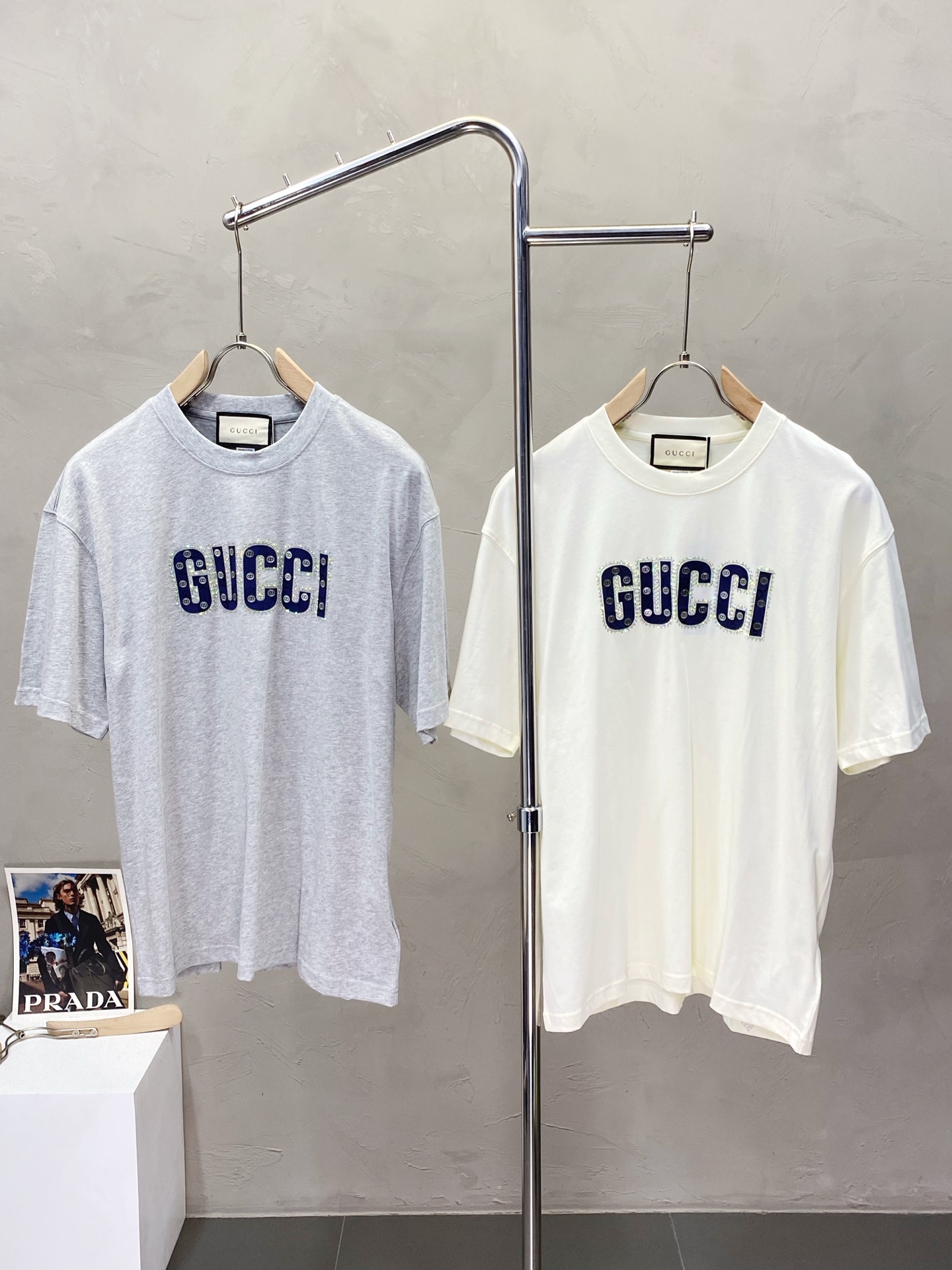 NO:415781,.Gucci exclusively offers new men's casual short sleeves, high-end customization, high-end version, fashionable and versatile imported fabric, super soft and delicate, skin-friendly and comfortable to wear, high-end boutique, OEM, fine-made top body, very good, men's essential items, three standards, S-3XL,,gucci,gucci, T-shirt, alexander wang19860909.Gucci古驰独家专供新款男士休闲短袖 高端定制 高端版本 时尚百搭爆款进口面料 手感超柔软细腻 穿着亲肤舒适 高端精品 代工厂精细做上身非常赞 男士必备单品 三标齐全 码数S-3XL,,gucci,gucci,T-shirt,alexander wang,Men's clothing