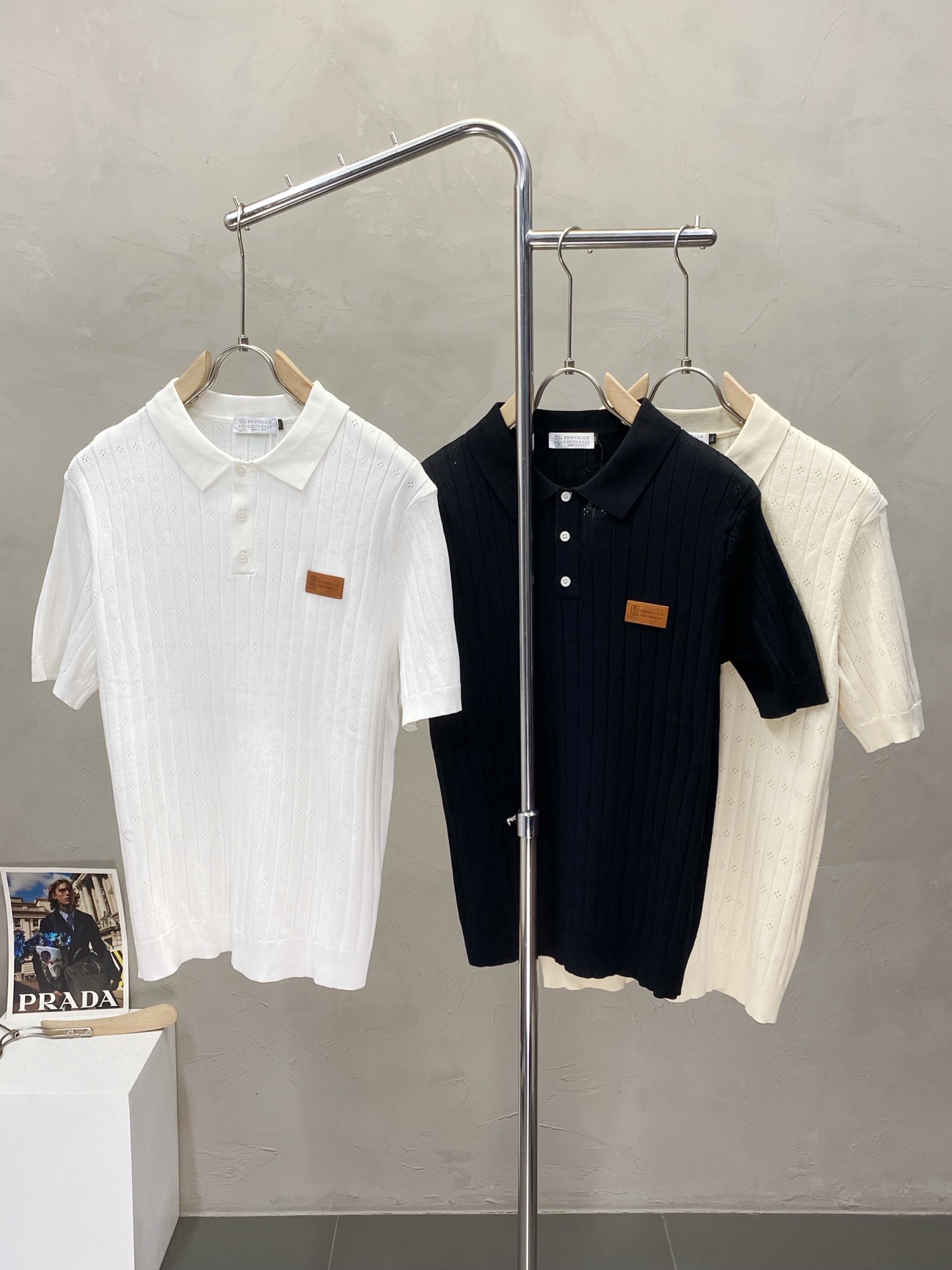 NO:525956,.BC-Brunello Cucineli exclusively for new original single men's casual short sleeves, high-end customization, high-end version, fashionable and versatile imported fabric, super soft and delicate, skin-friendly and comfortable to wear, high-end boutique, OEM, fine-made top body, very good, men's essential items, three standards, code M-4XL,,brunello cucinelli, T-shirt, alexander wang19860909.BC-Brunello Cucineli 布鲁内洛 库奇內利独家专供新款原单男士休闲短袖 高端定制 高版本 时尚百搭爆款进口面料 手感超柔软细腻 穿着亲肤舒适 高端精品 代工厂精细做上身非常赞 男士必备单品 三标齐全 码数M-4XL,,brunello cucinelli,T-shirt,alexander wang,Men's clothing