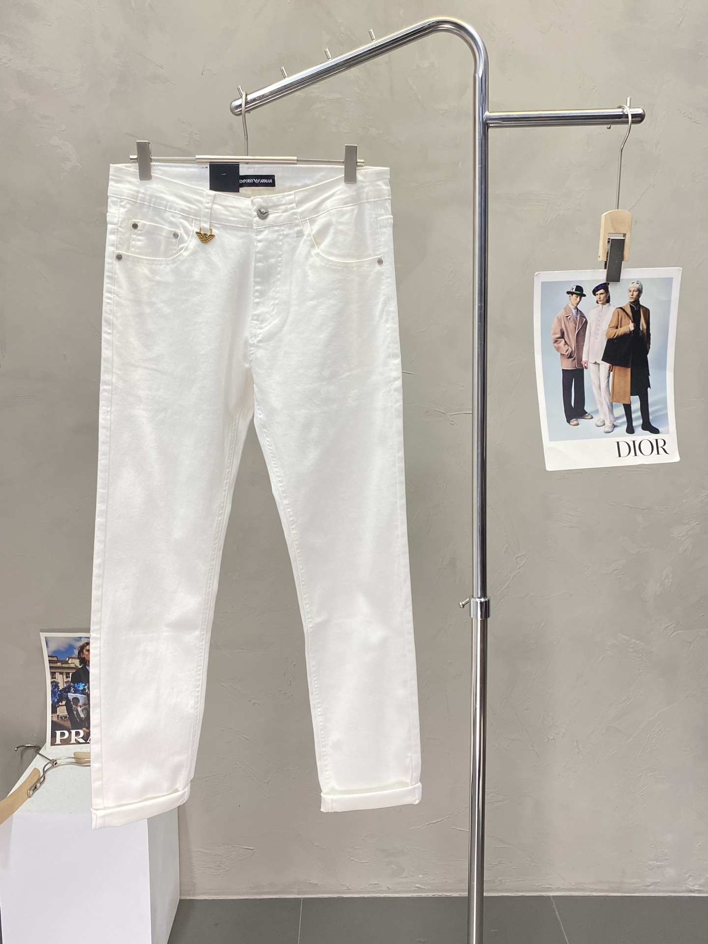 NO:525936,.Armani exclusively for new casual jeans high-end version!  Customized fabrics for counters are breathable and comfortable, with impeccable details, and the brand element design concept reflects high quality. The feel is delicate and soft!  It is casually cut, with a great upper body style!  Number of codes 28-38 (35), Armani, Armani, Jeans, Alexander wang19860909.Armani阿玛尼独家专供新款休闲牛仔裤 高端版本！专柜定制面料 透气舒适度高,细节无可挑剔,品牌元素设计理念,体现高品质.手感细腻柔软！呈现休闲裁剪,上身版型超赞！码数28-38（有35）,,armani,armani,jeans,alexander wang,Men's clothing