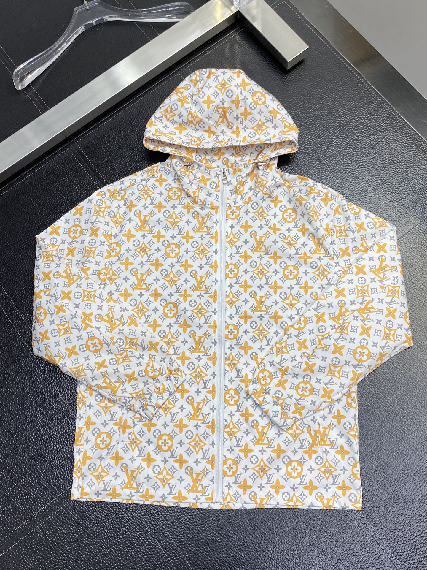 。Louis Vuitton路易威登💥独家专供新款原单男士休闲春夏薄外套 防晒衣。透气舒适 高端定制 高