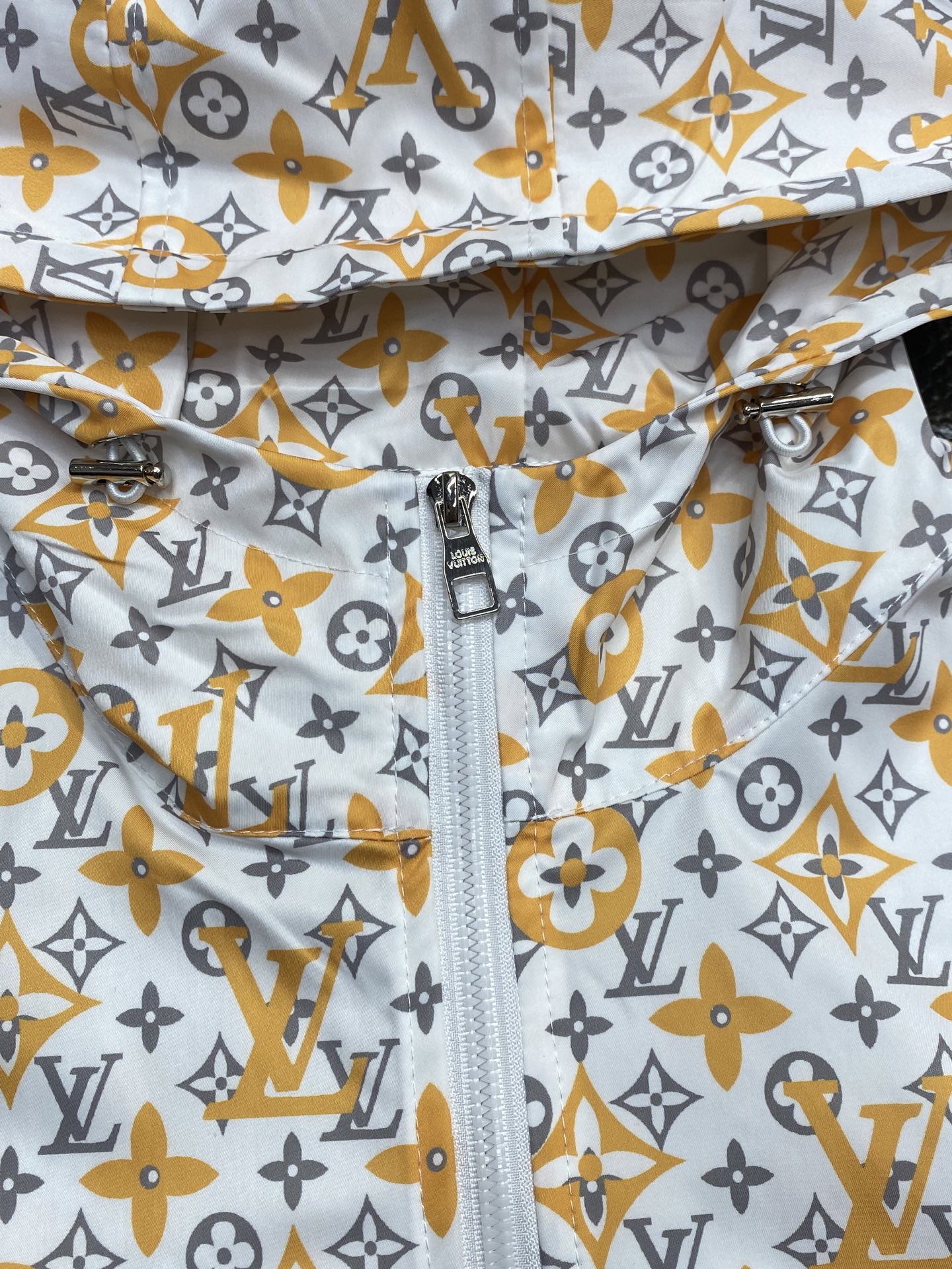 。Louis Vuitton路易威登💥独家专供新款原单男士休闲春夏薄外套 防晒衣。透气舒适 高端定制 高