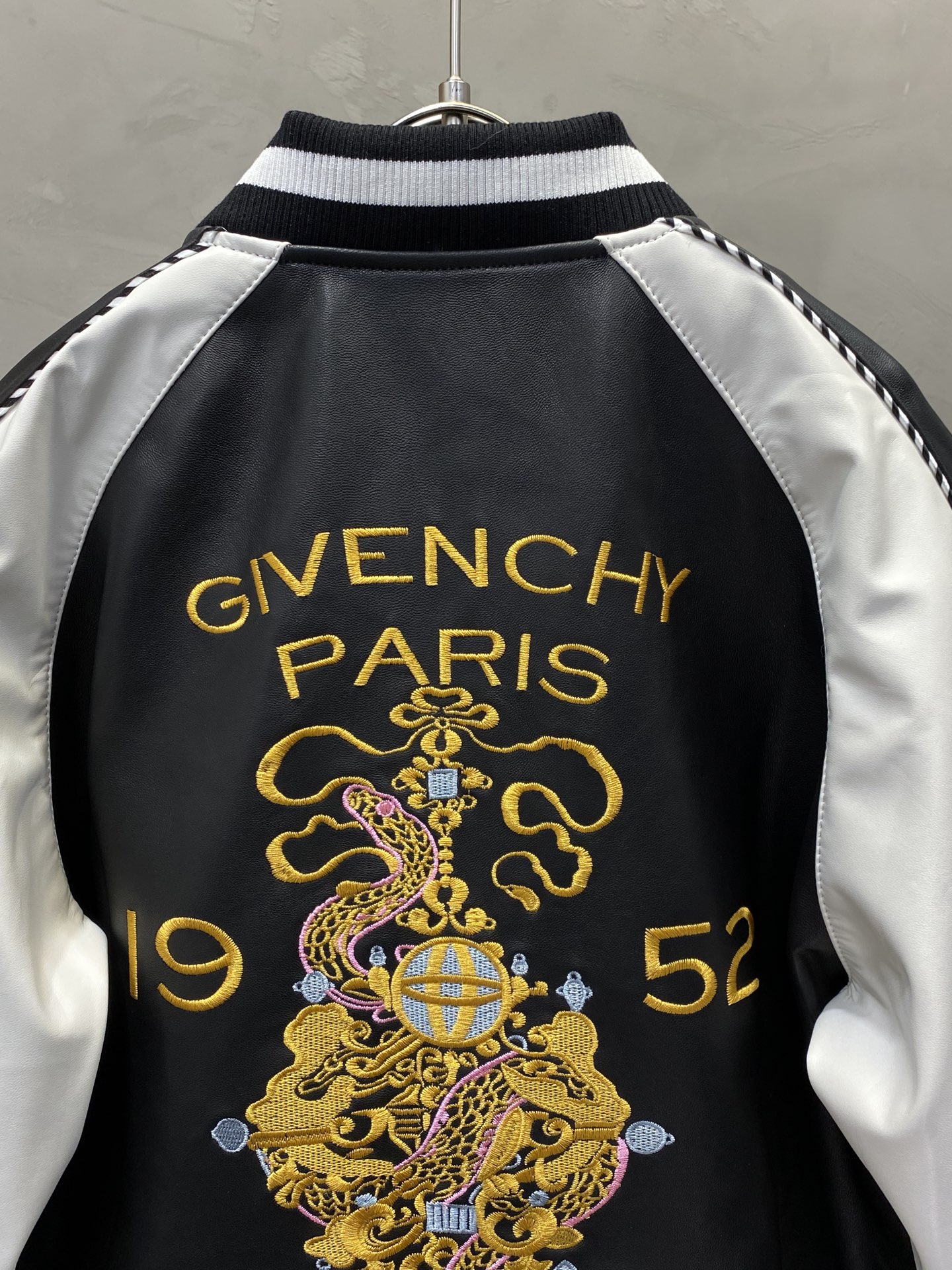 。皮衣-Givenchy纪梵希💥独家专供最新春秋时尚皮衣 经典设计与颜值爆棚的皮衣 品质更是无法挑剔品控