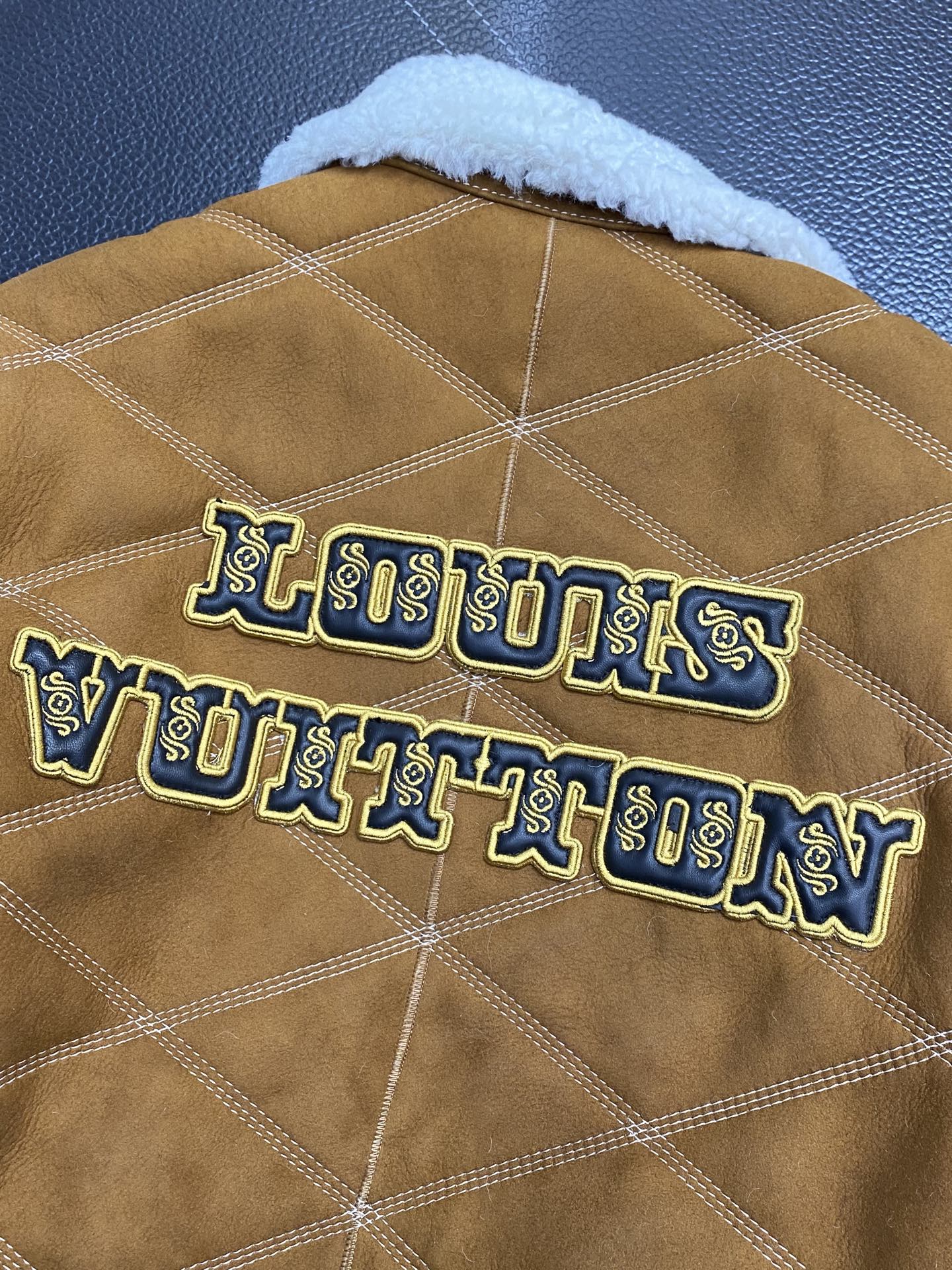 。皮衣-Louis Vuitton路易威登💥独家专供最新秋冬皮衣外套 经典设计与颜值爆棚的皮衣 进口皮面