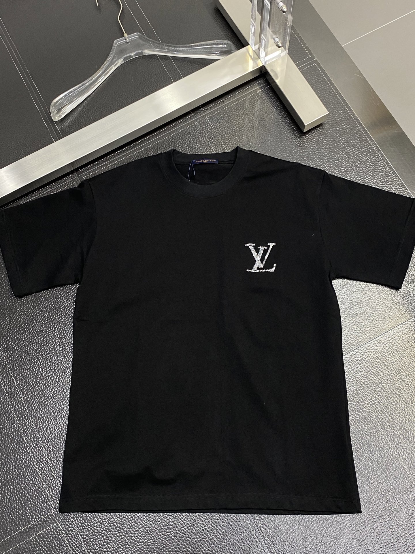 。Louis Vuitton路易威登💥独家专供新款原单男士休闲短袖 高端定制 高版本 时尚百搭爆款⚠️⚠