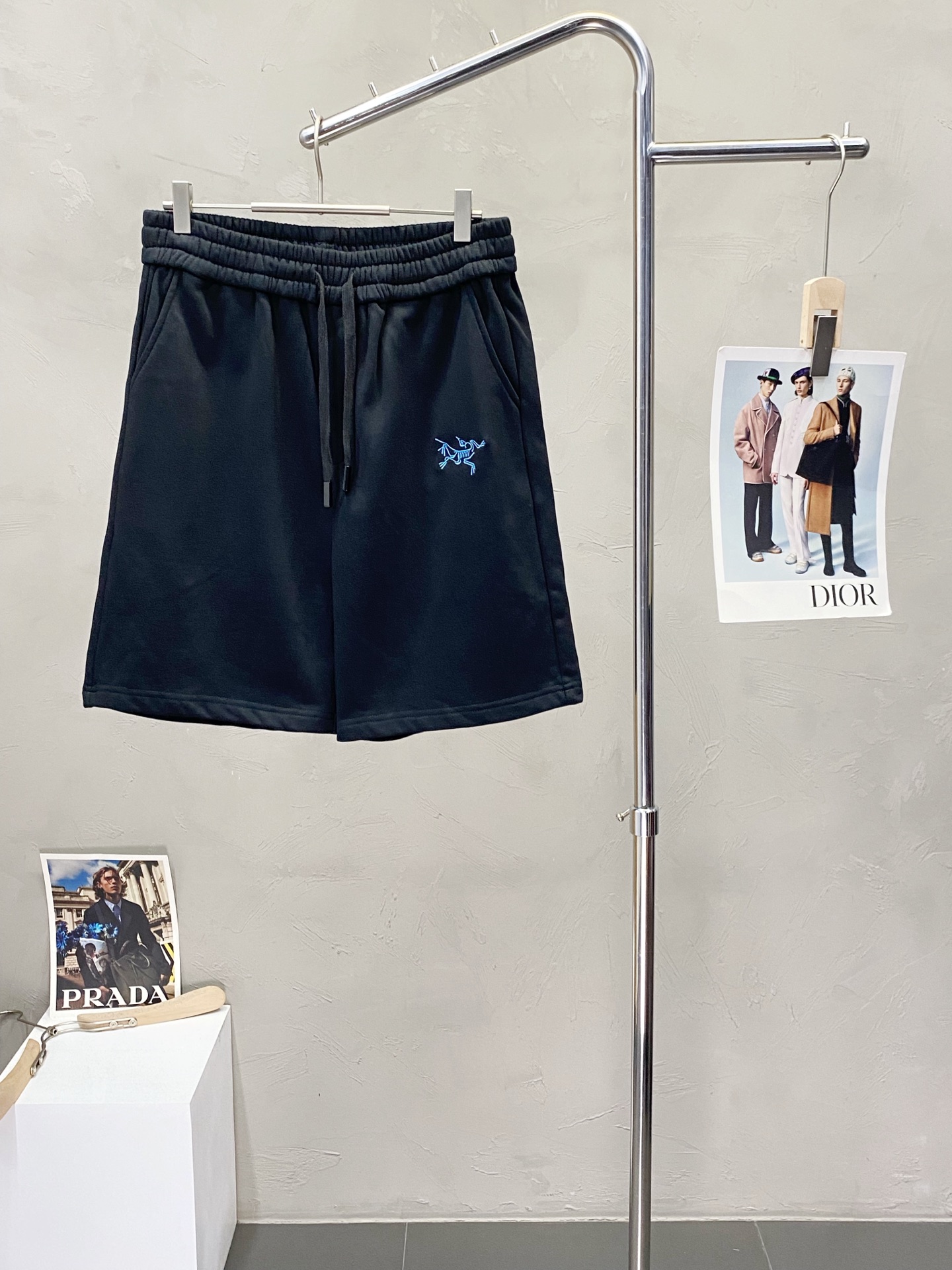 。Arc’teryx始祖鸟💥独家专供新款休闲短裤🩳高端版本 专柜定制面料 透气舒适度高，细节无可挑剔，品