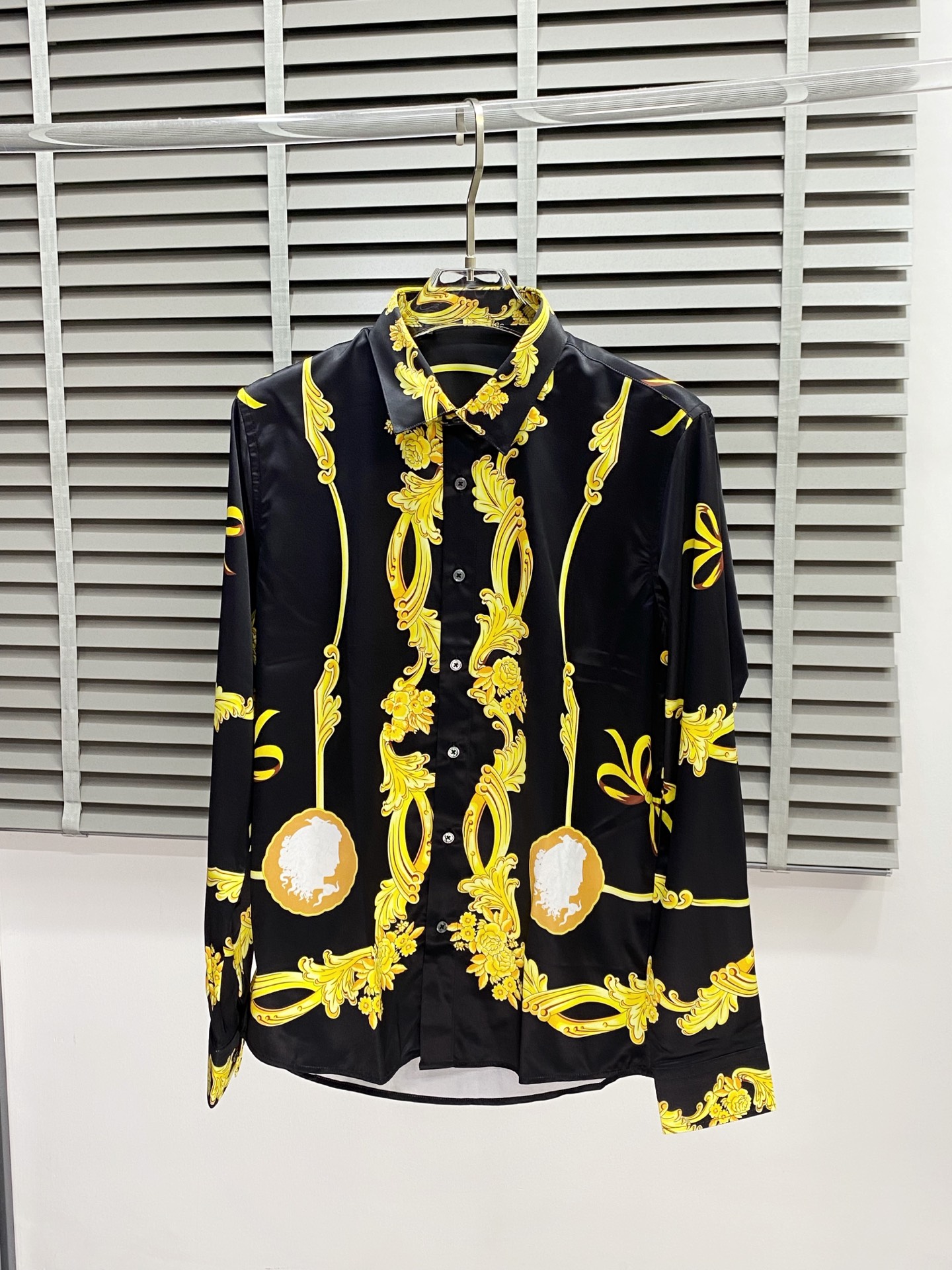 。Versace范思哲💥独家专供新款男士休闲衬衫 高端定制 高端版本 时尚百搭爆款⚠️⚠️✨✨进口面料 