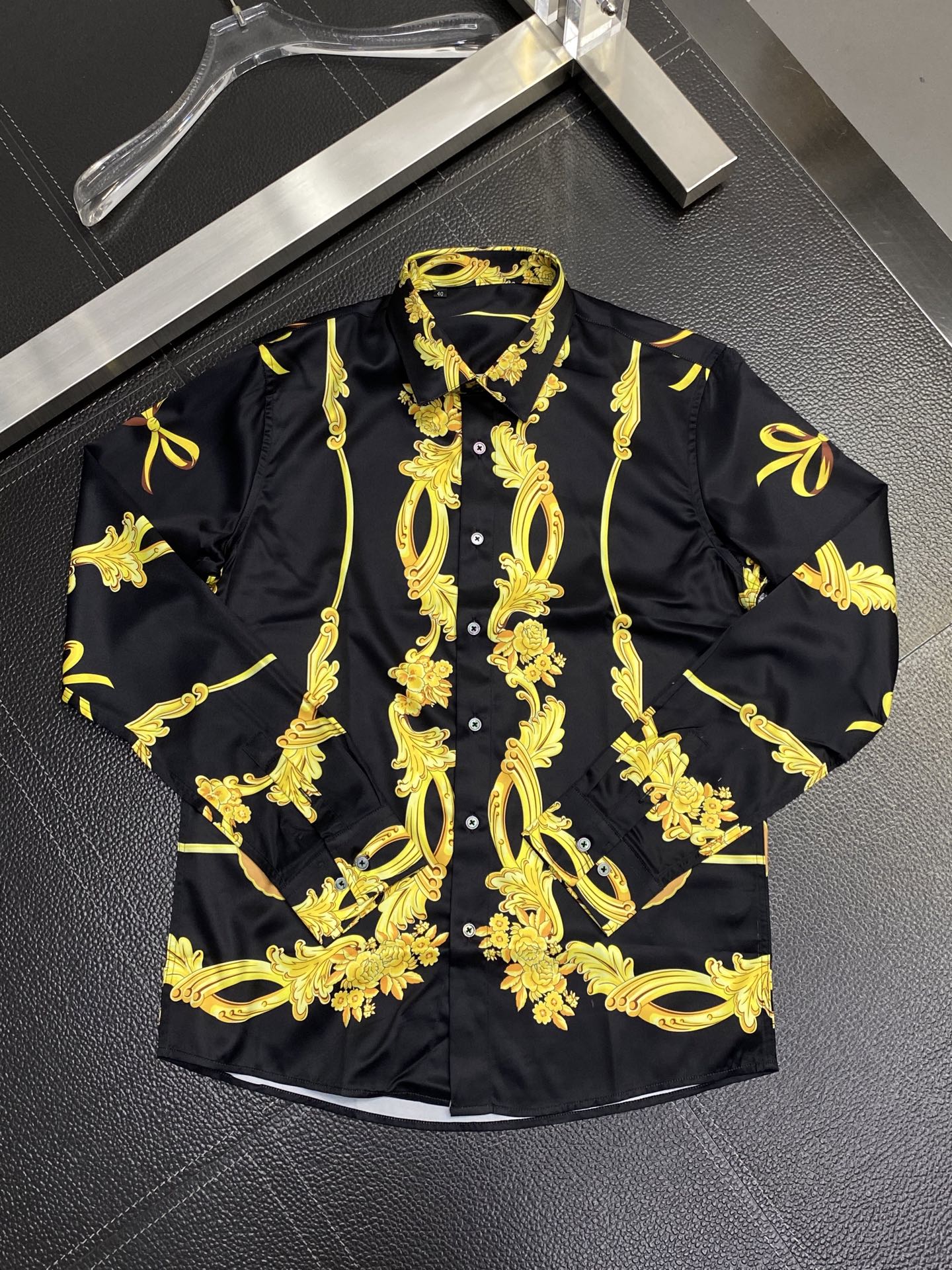 。Versace范思哲💥独家专供新款男士休闲衬衫 高端定制 高端版本 时尚百搭爆款⚠️⚠️✨✨进口面料 