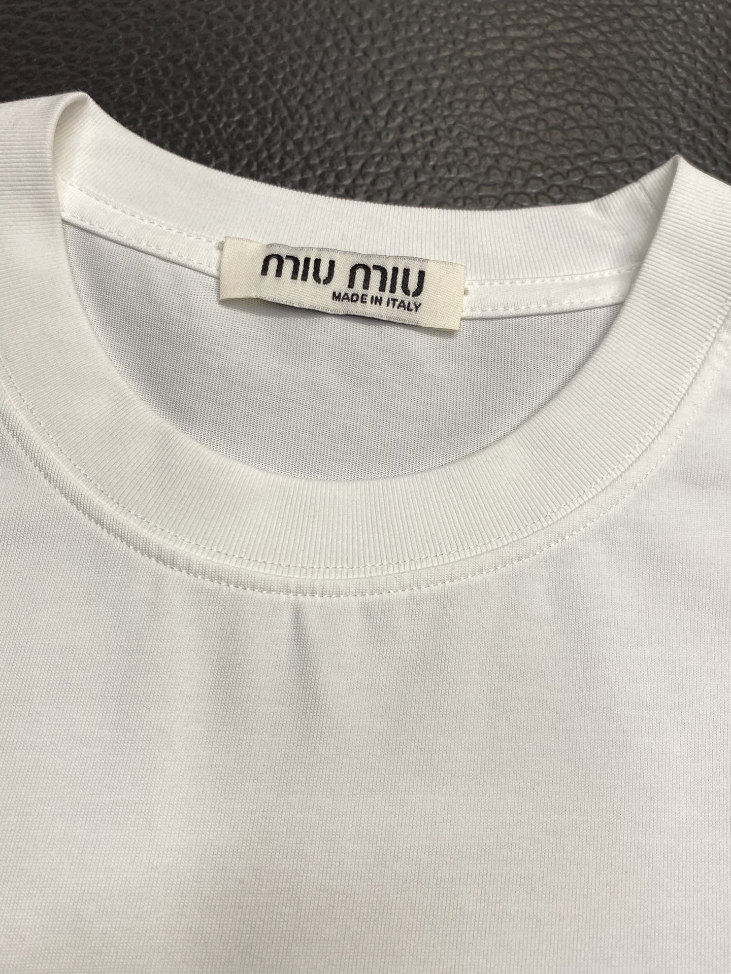 。miumiu谬谬💥独家专供新款原单男士休闲短袖 高端定制 高端版本 时尚百搭爆款⚠️⚠️✨✨进口面料 