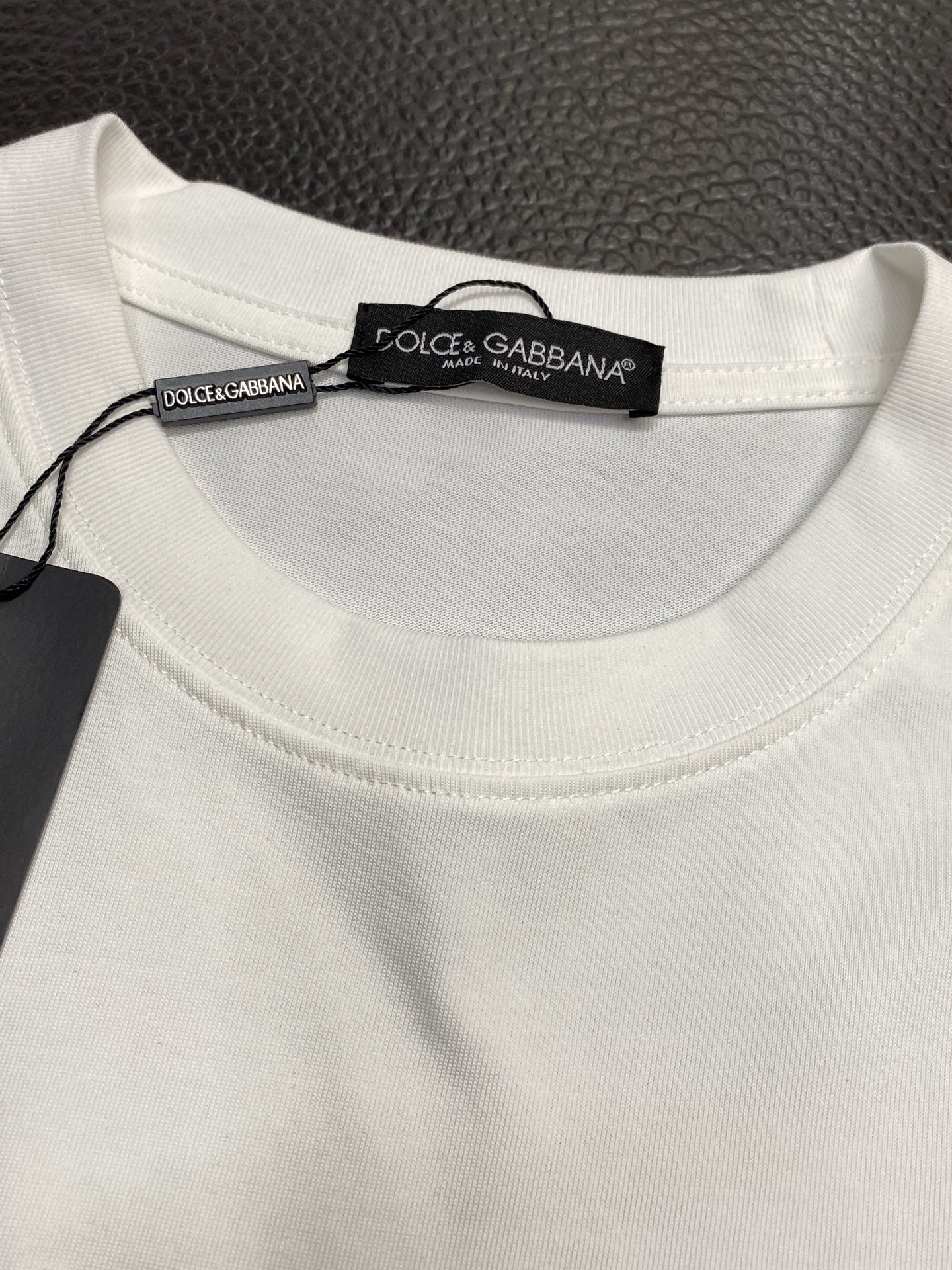 。Dolce&Gabbana杜嘉班纳💥独家专供新款原单男士休闲短袖 高端定制 高端版本 时尚百搭爆款⚠️