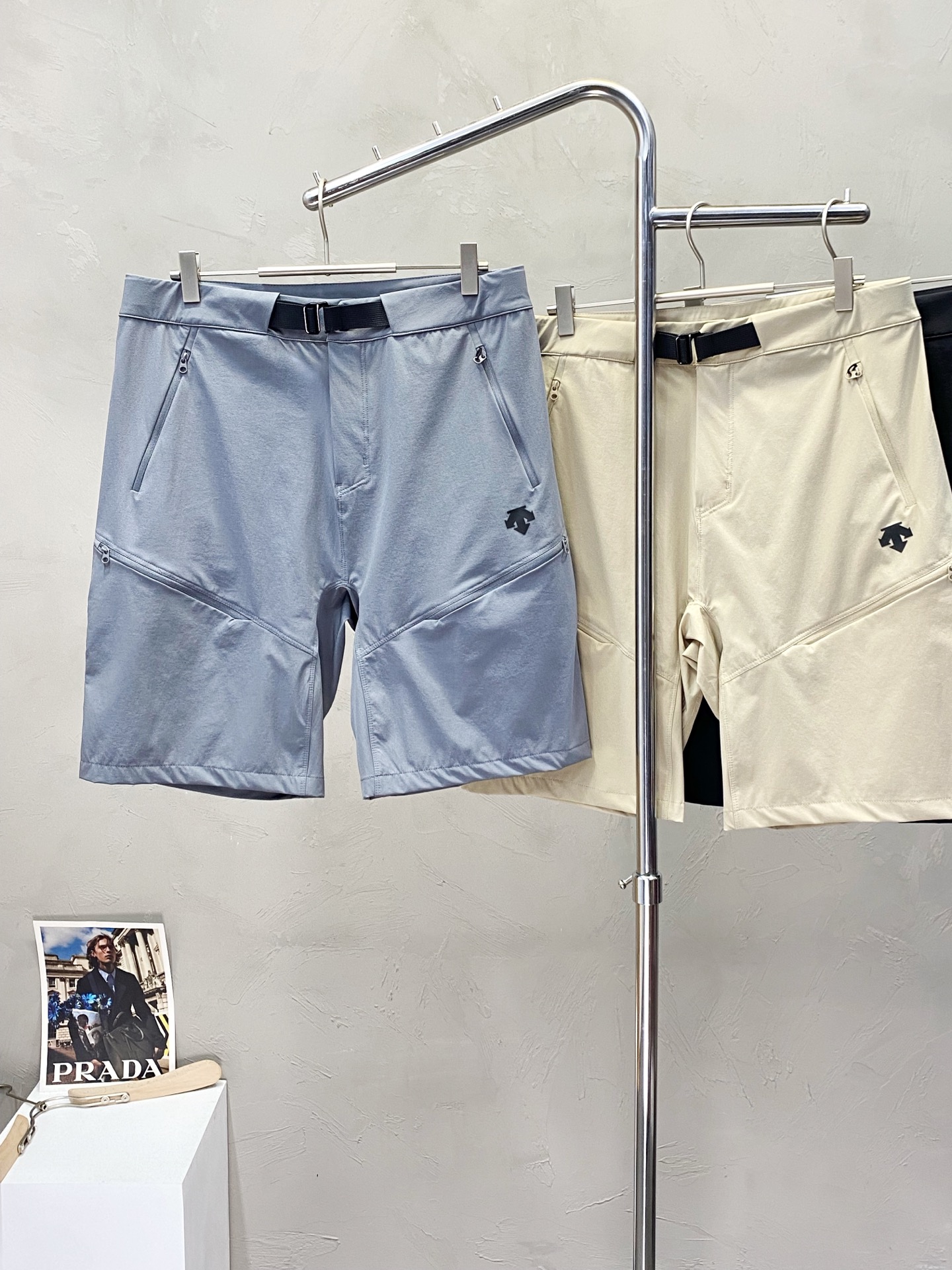 。DESCENTE迪桑特💥独家专供新款休闲短裤🩳高端版本！专柜定制面料 透气舒适度高，细节无可挑剔，品牌