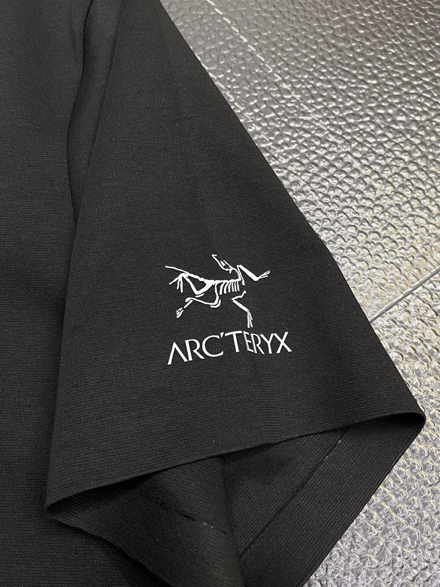 。Arc’teryx始祖鸟💥独家专供新款原单男士休闲短袖 高端定制 高端版本 时尚百搭爆款⚠️⚠️✨✨进