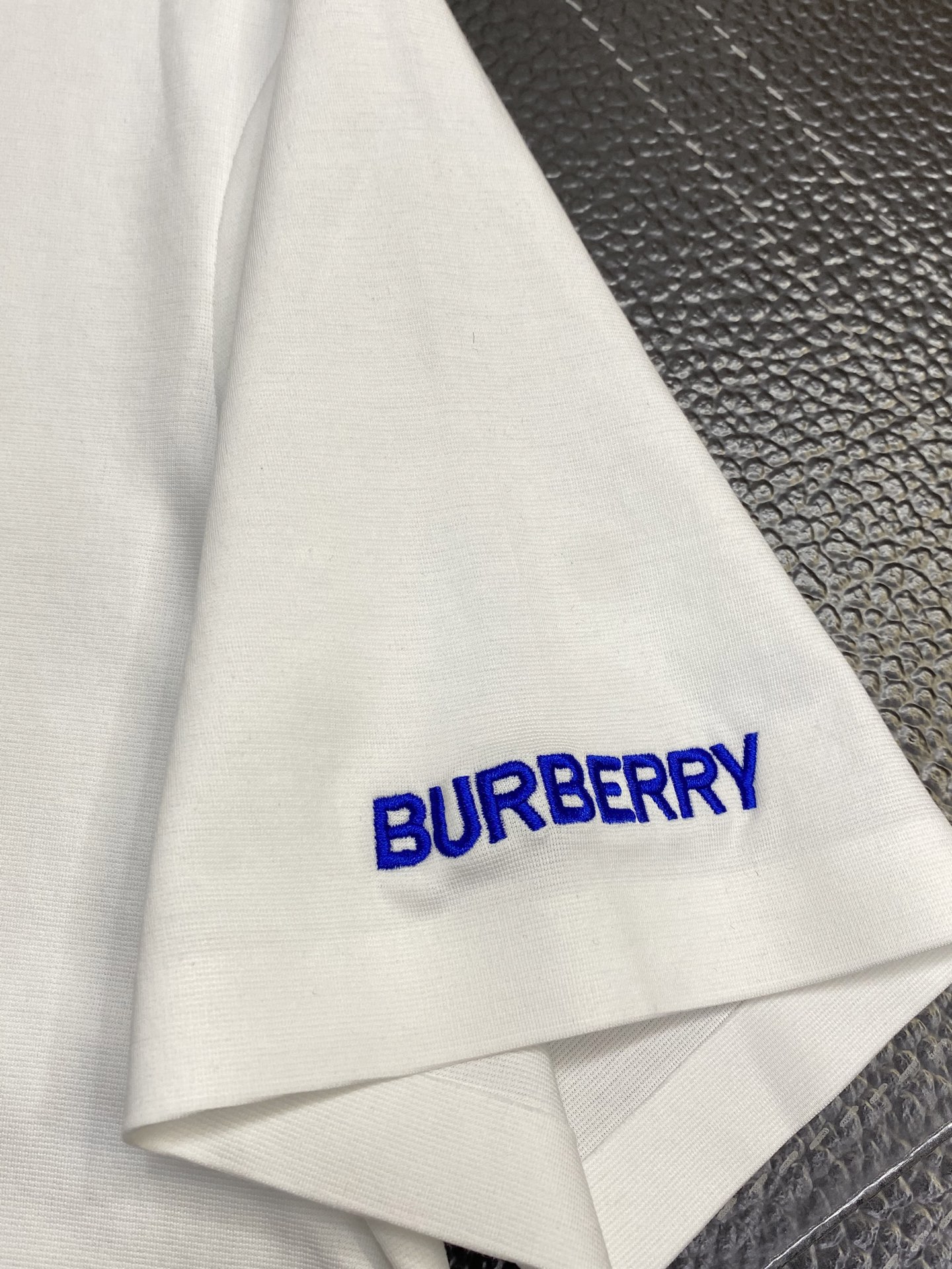 。Burberry巴宝莉💥独家专供新款原单男士休闲短袖 高端定制 高端版本 时尚百搭爆款⚠️⚠️✨✨进口