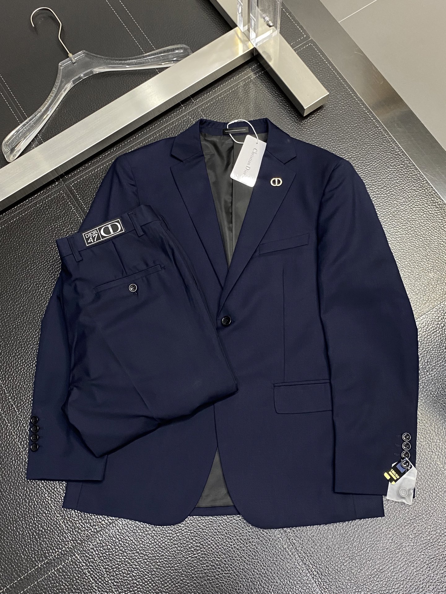/套。Dior迪奥💥春秋新款西服套装，外贸公司订单 简约休闲西装外套，独家专供进口原版聚酯纤维面料，透气