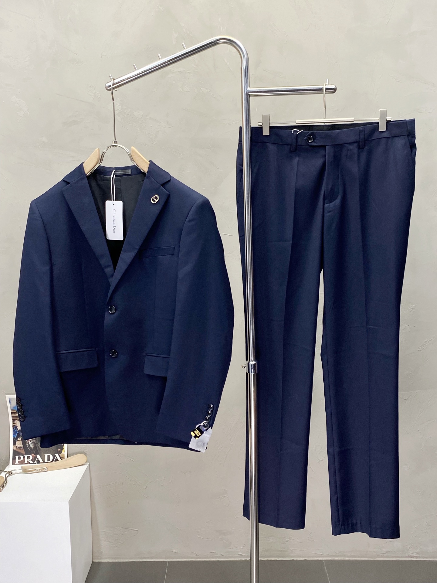 /套。Dior迪奥💥春秋新款西服套装，外贸公司订单 简约休闲西装外套，独家专供进口原版聚酯纤维面料，透气