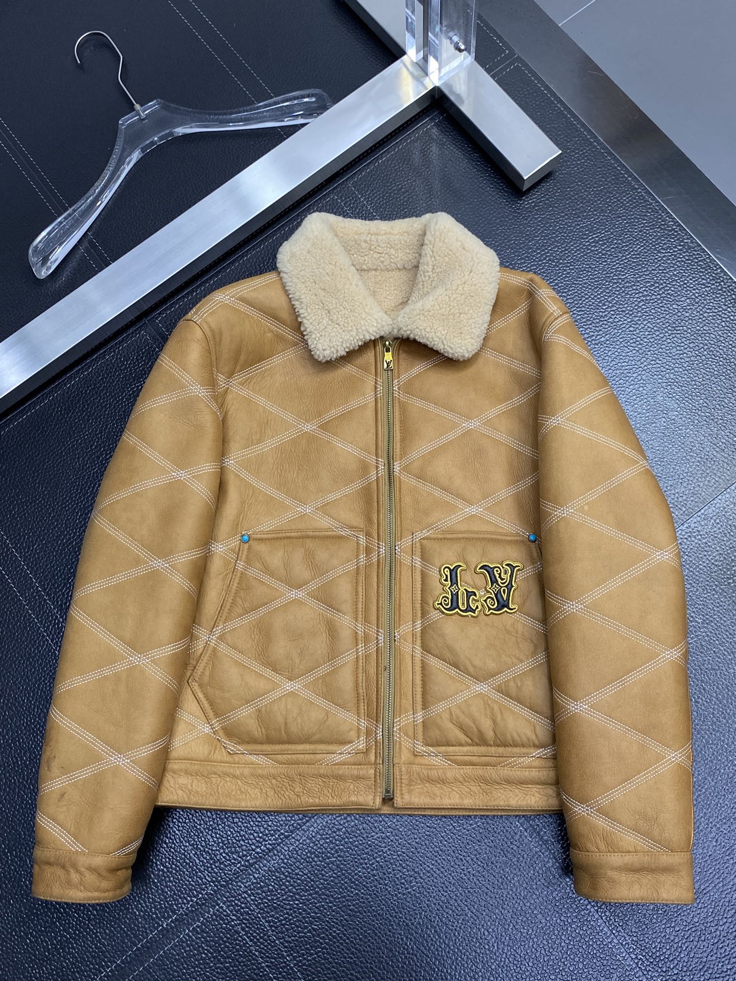 。皮衣-Louis Vuitton路易威登💥独家专供最新秋冬皮夹克外套 经典设计与颜值爆棚的皮衣 进口皮