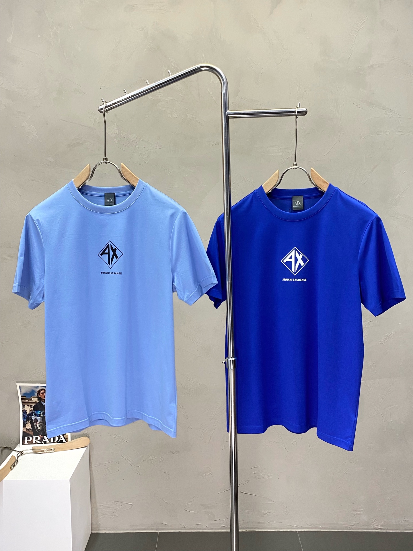 NO:419754,.ARMANI Armani exclusively offers new original single men's casual short sleeves, high-end customization, high-end version, fashionable and versatile imported fabric, super soft and delicate, skin-friendly and comfortable to wear, high-end boutique, OEM, fine production, very good for the upper body, men's essential items, complete three standards, M-3XL,,armani,armani,T-shirt,alexander wang19860909.ARMANI阿玛尼独家专供新款原单男士休闲短袖 高端定制 高端版本 时尚百搭爆款进口面料 手感超柔软细腻 穿着亲肤舒适 高端精品 代工厂精细做上身非常赞 男士必备单品 三标齐全 码数M-3XL,,armani,armani,T-shirt,alexander wang,Men's clothing