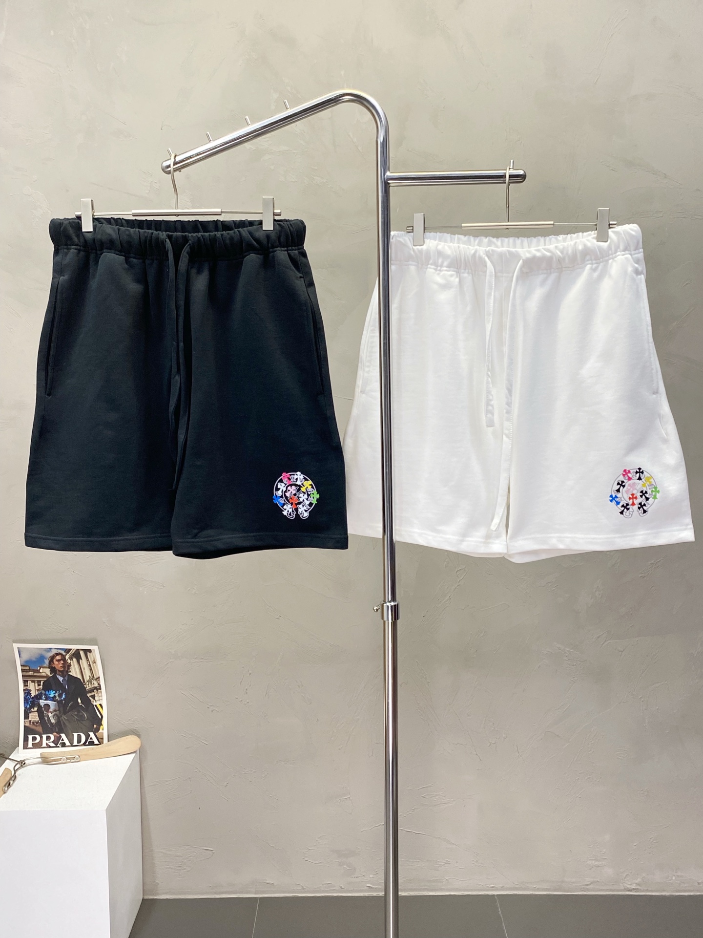 NO:419695,.Chrome Hearts exclusively for the new high-end version of shorts!  Customized fabrics for counters are breathable and comfortable, with impeccable details, and the brand element design concept reflects high quality. The feel is delicate and soft!  It is casually cut, with a great upper body style!  Number of codes: S-XL, chrome hearts, chrome hearts, shorts, alexander wang19860909.Chrome Hearts克罗心独家专供新款短裤高端版本！专柜定制面料 透气舒适度高,细节无可挑剔,品牌元素设计理念,体现高品质.手感细腻柔软！呈现休闲裁剪,上身版型超赞！码数: S-XL,,chrome hearts,chrome hearts,shorts,alexander wang,Men's clothing