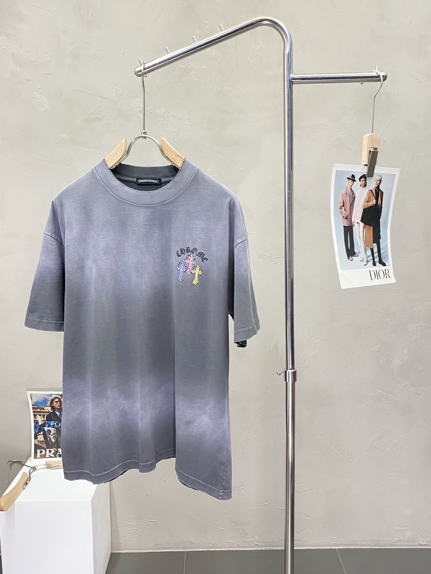 NO:419764,.Chrome Hearts exclusively offers new original single men's casual short sleeves, high-end customization, high-end version, fashionable and versatile imported fabric, super soft and delicate, skin-friendly and comfortable to wear, high-end boutique, OEM factory fine-made top body, very good men's essential items, three standards, M-2XL,,chrome hearts,chrome hearts, T-shirt, alexander wang19860909.Chrome Hearts克罗心独家专供新款原单男士休闲短袖 高端定制 高端版本 时尚百搭爆款进口面料 手感超柔软细腻 穿着亲肤舒适 高端精品 代工厂精细做上身非常赞 男士必备单品 三标齐全 码数M-2XL,,chrome hearts,chrome hearts,T-shirt,alexander wang,Men's clothing